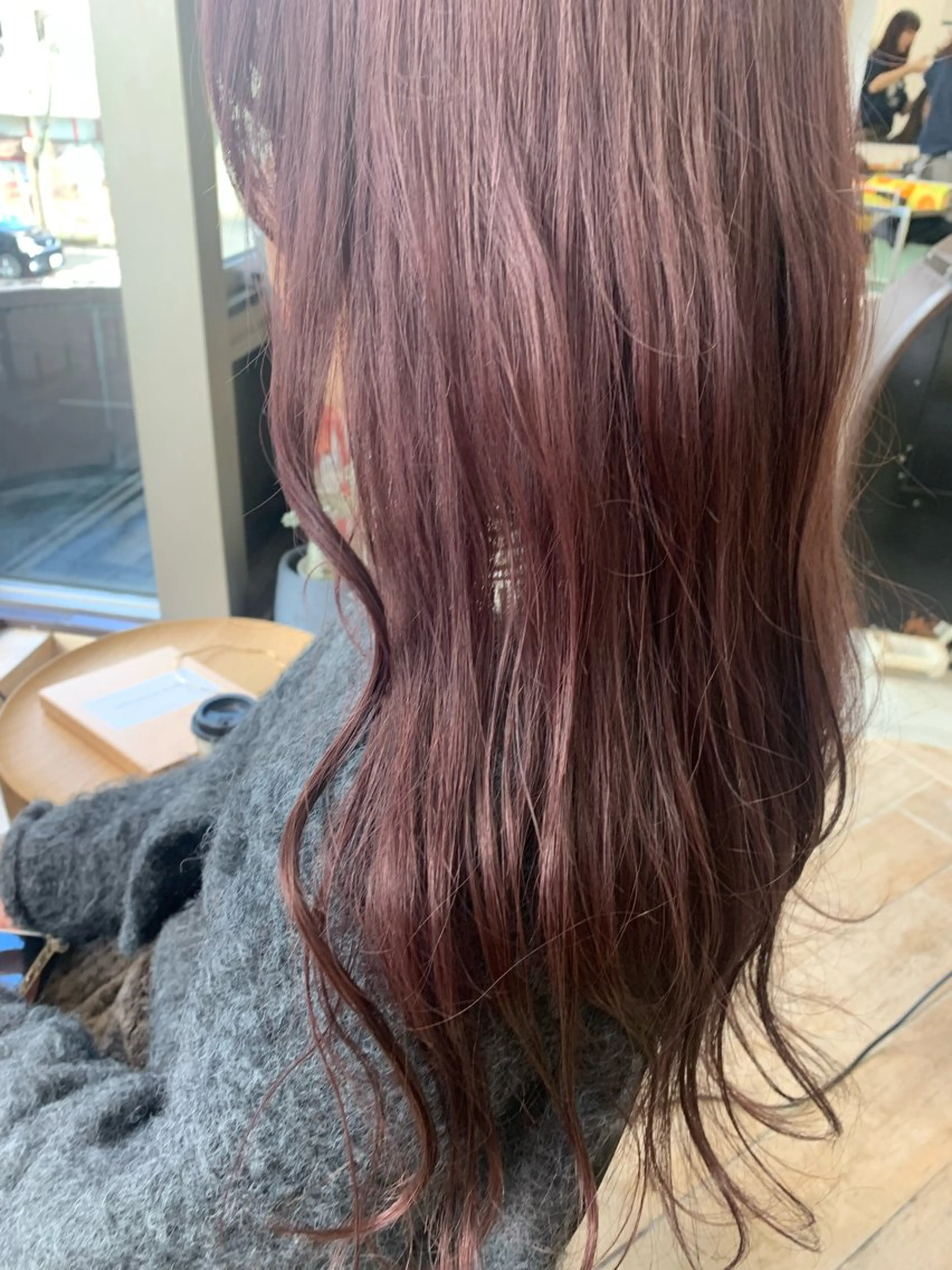 カラー ベージュ/ダブルカラ ー/新潟駅/青柳萌果のヘアスタイル