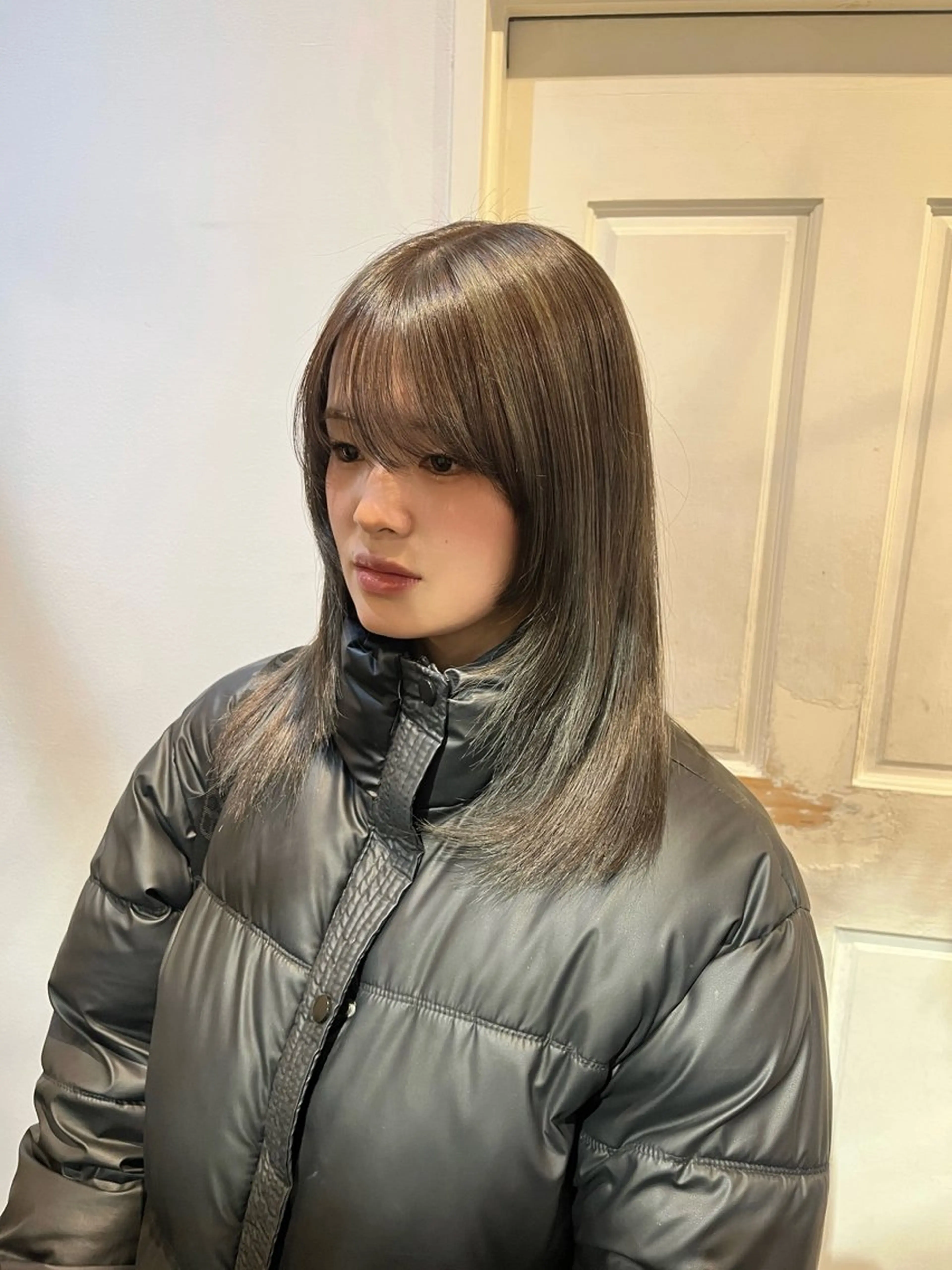 セミロング カラー ベージュカラー HOMIE TOKYO所属・sora / 渋谷 / ハイトーンのヘアスタイル