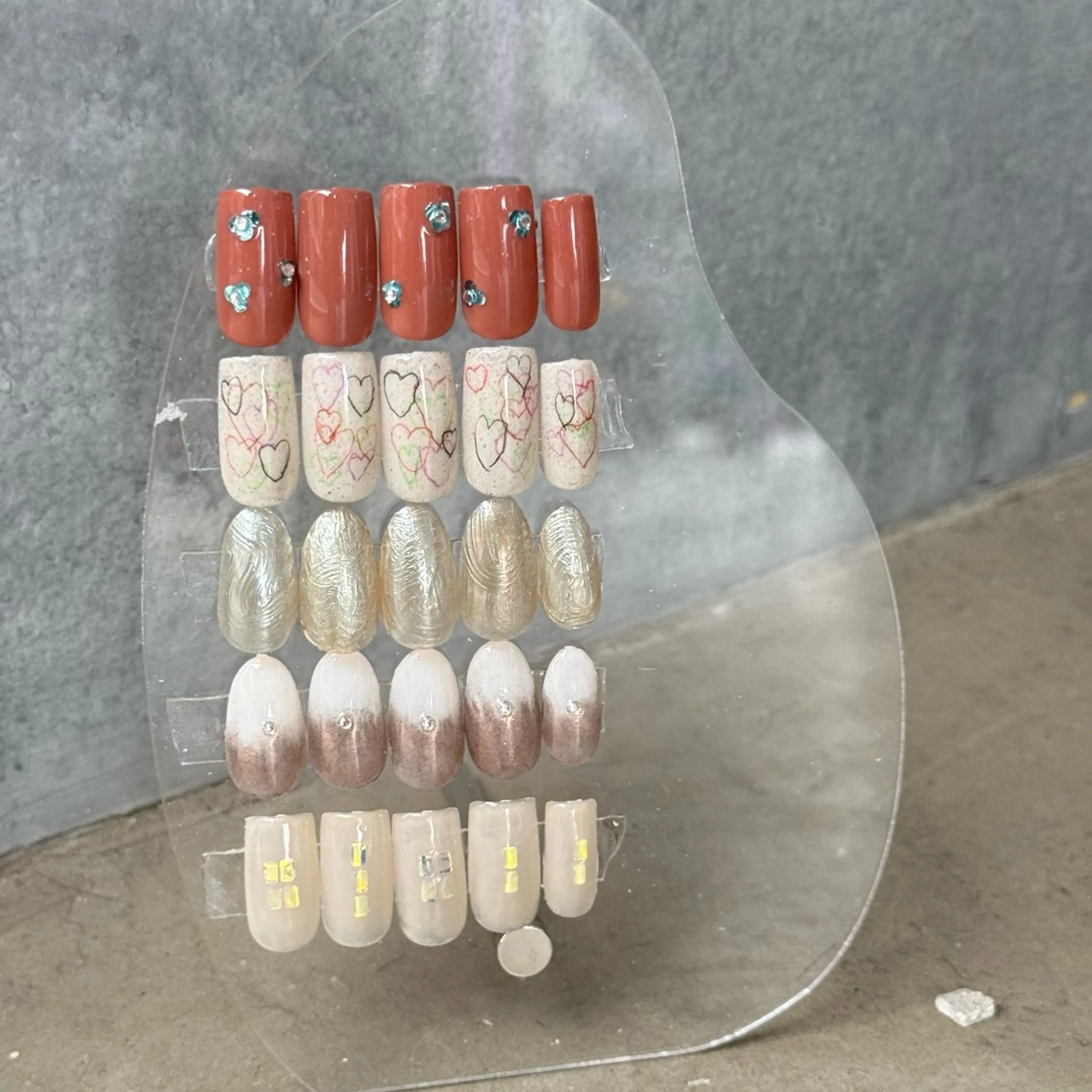 ネイル ハンドネイル chika .のネイルデザイン