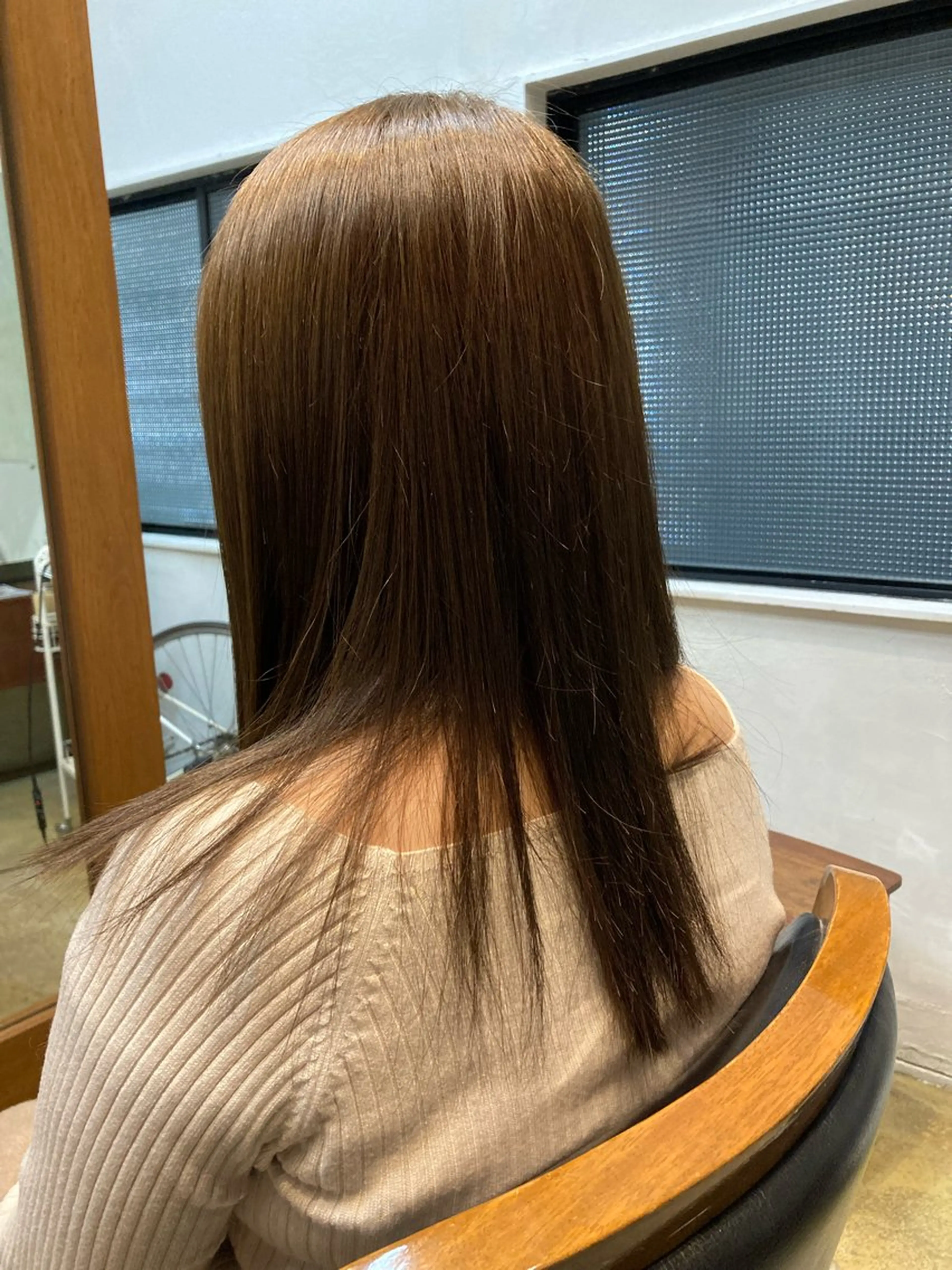 セミロング カラー 縮毛矯正 アンプリヴェ所属・香川 累のヘアスタイル