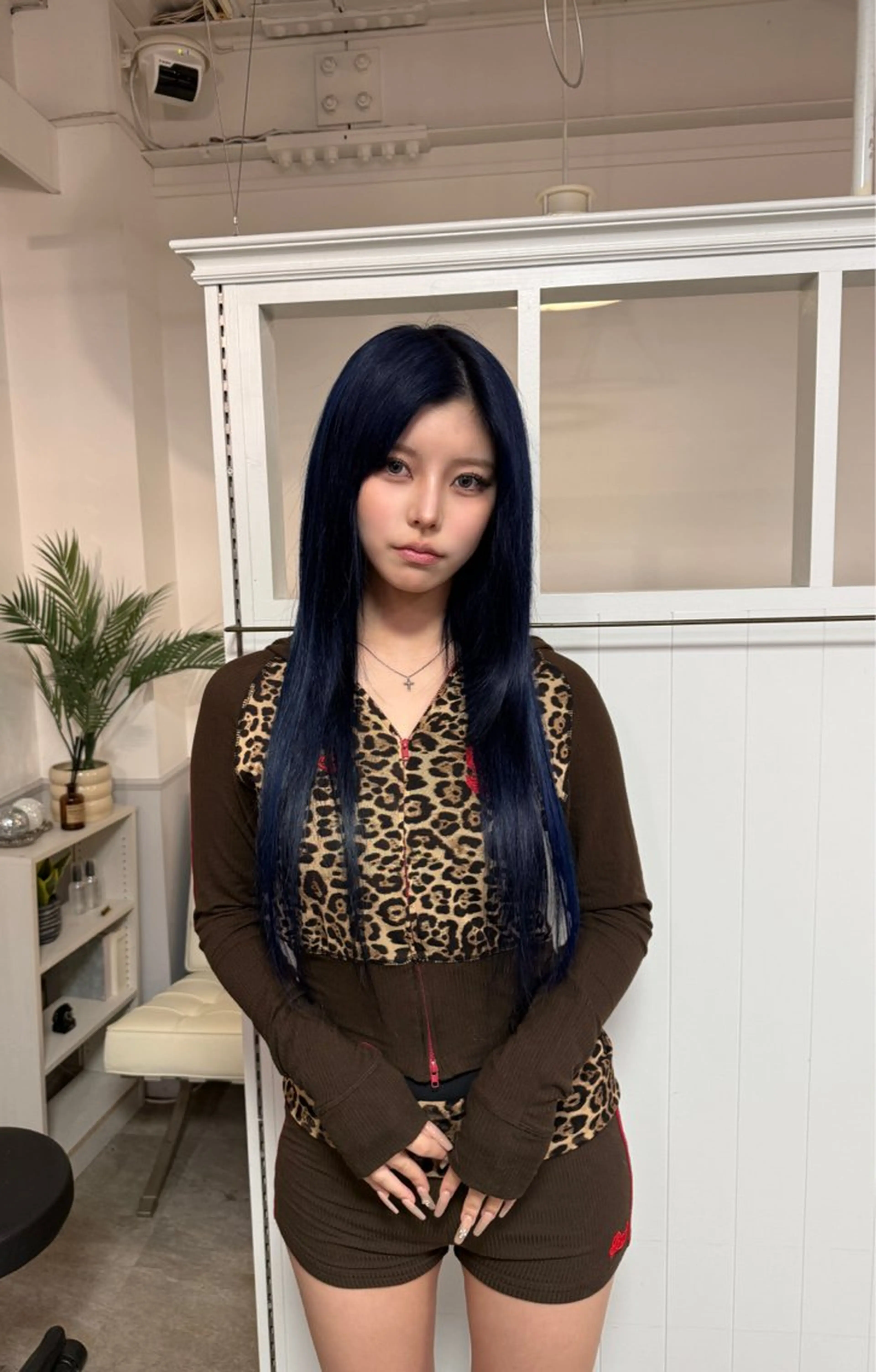 ロング エクステ ヘアカラー トリートメント 🪽ハネエクステ🪽 羽エクステKENJIのヘアスタイル