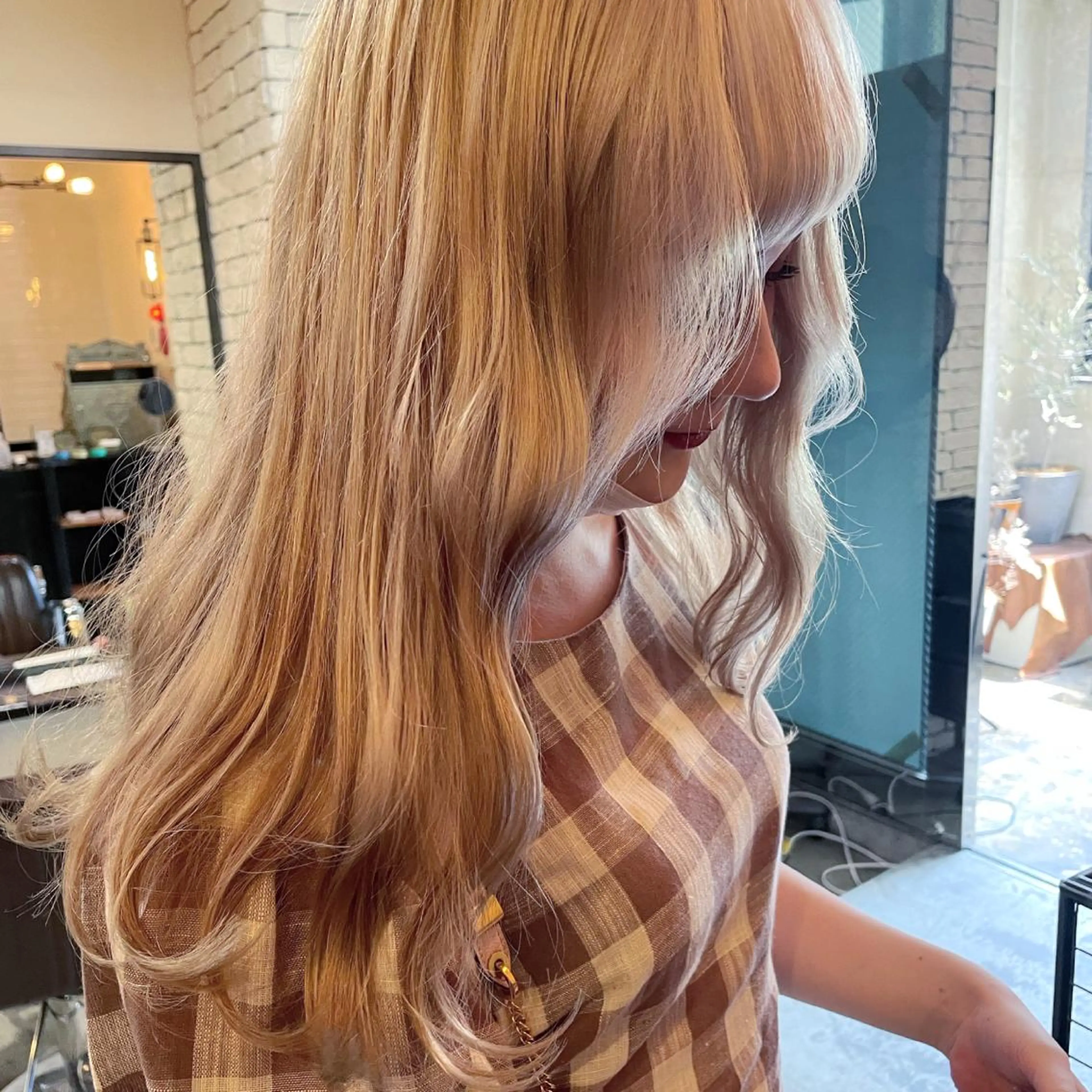 ロング カラー YEAU　PLUS所属・極上の艶髪 RINAのヘアスタイル