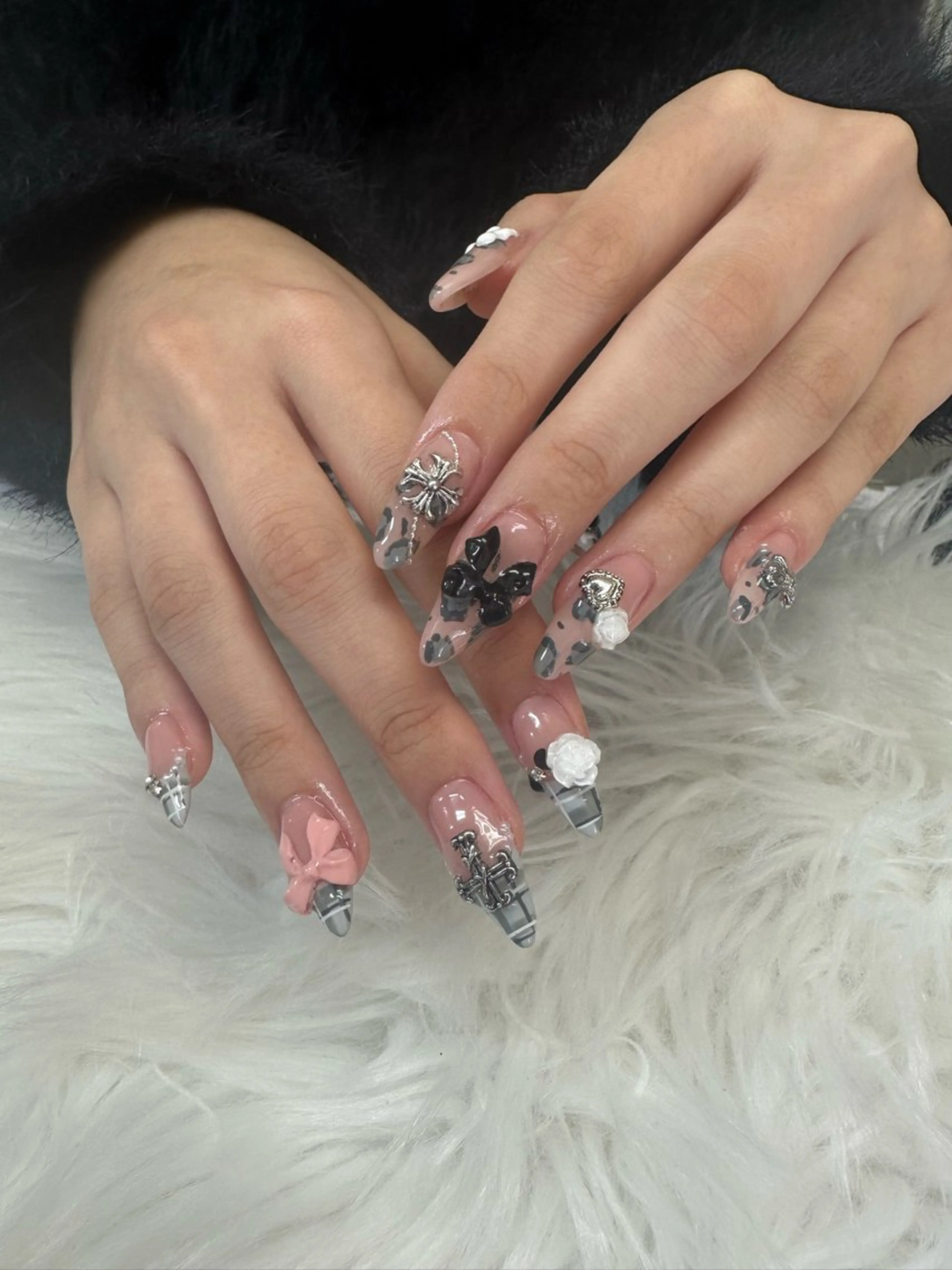 ネイル 富岡 妃奈のネイルデザイン