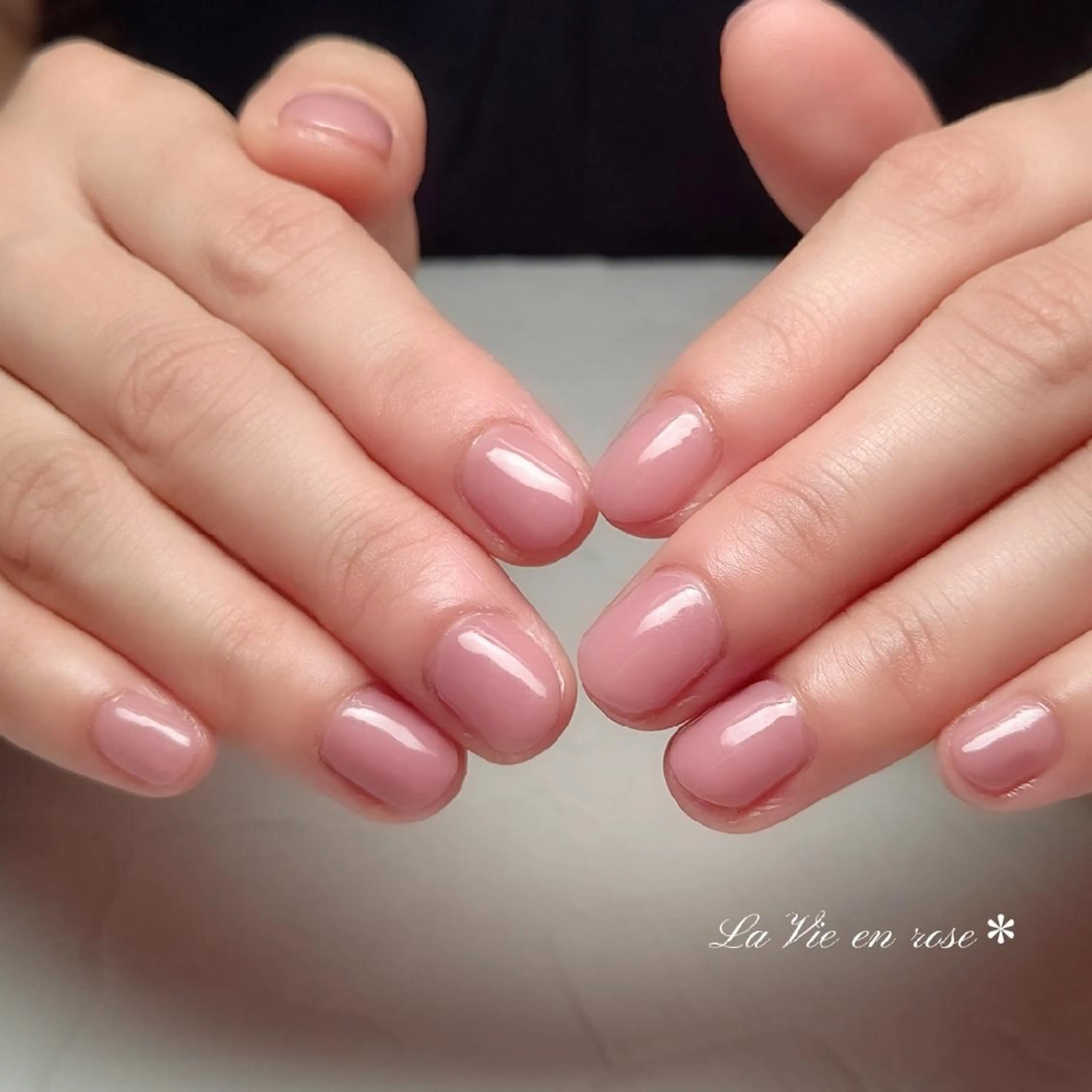 ネイル ワンカラーネイル ラヴィアン ローズのネイルデザイン