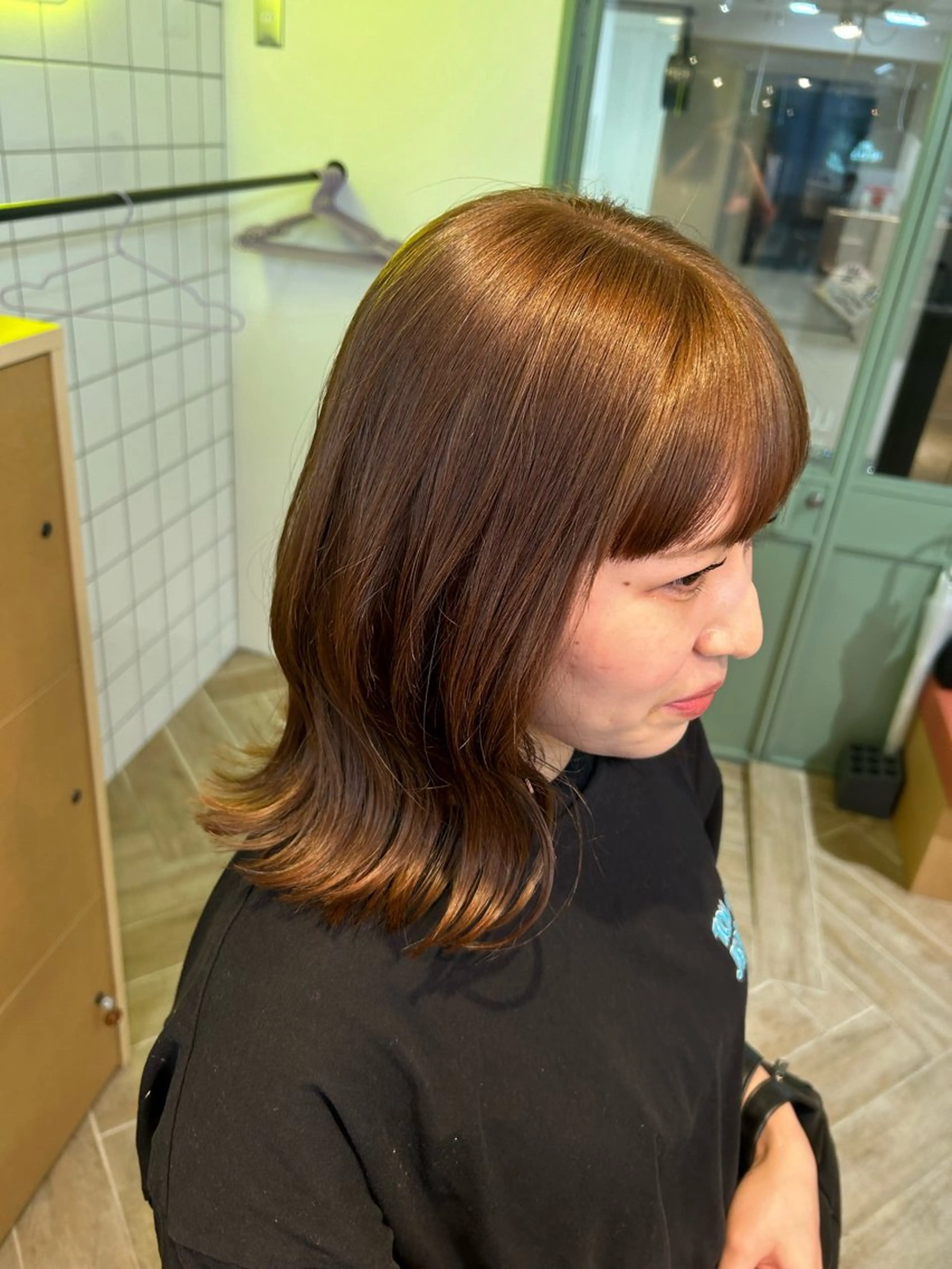 ミディアム カラー カット ヘアカラー ベージュ/ダブルカラ ー/新潟駅/青柳萌果のヘアスタイル