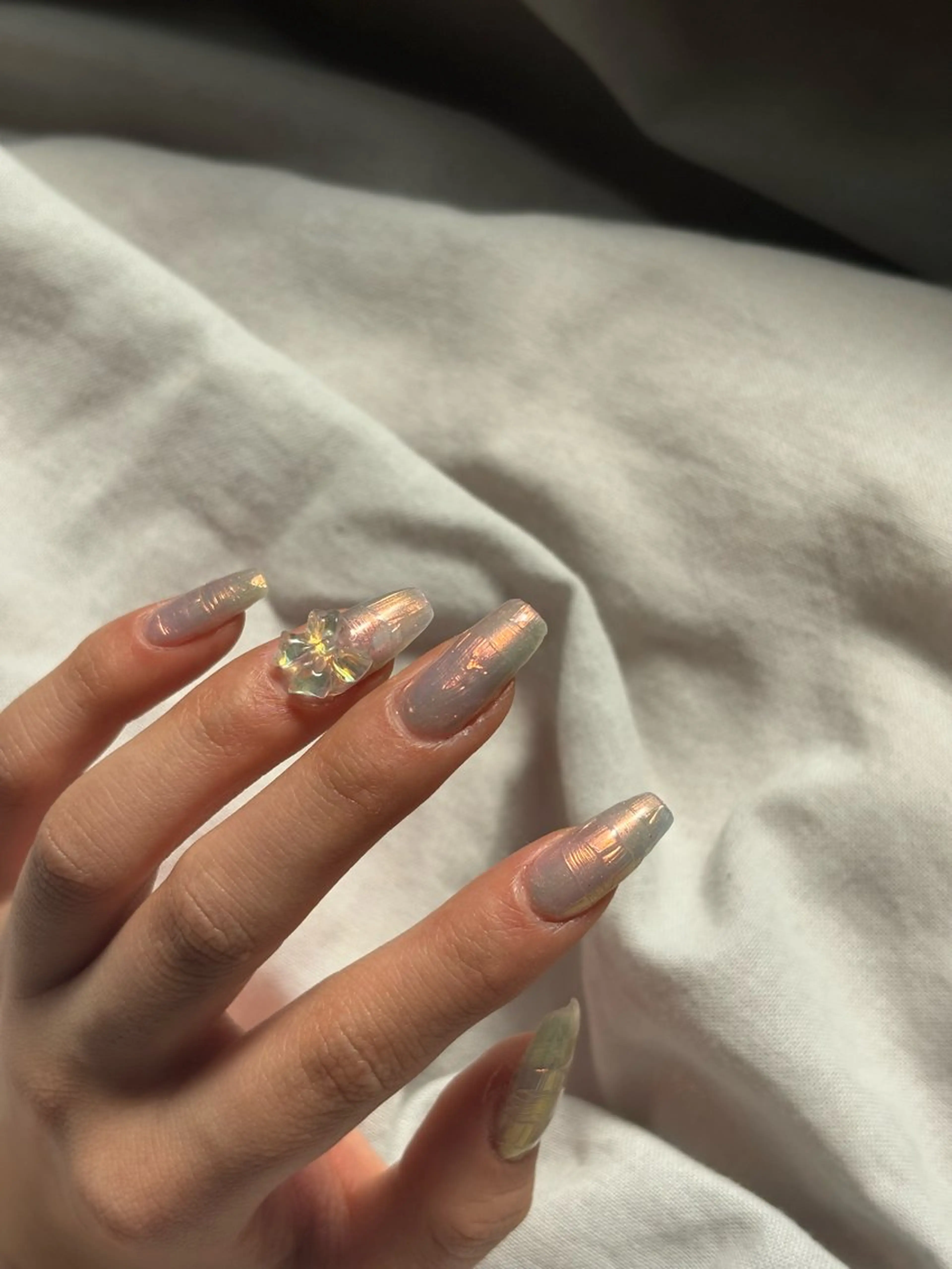 ネイル オーロラネイル ネイルサロンマーノ所属・mano Hanaのネイルデザイン