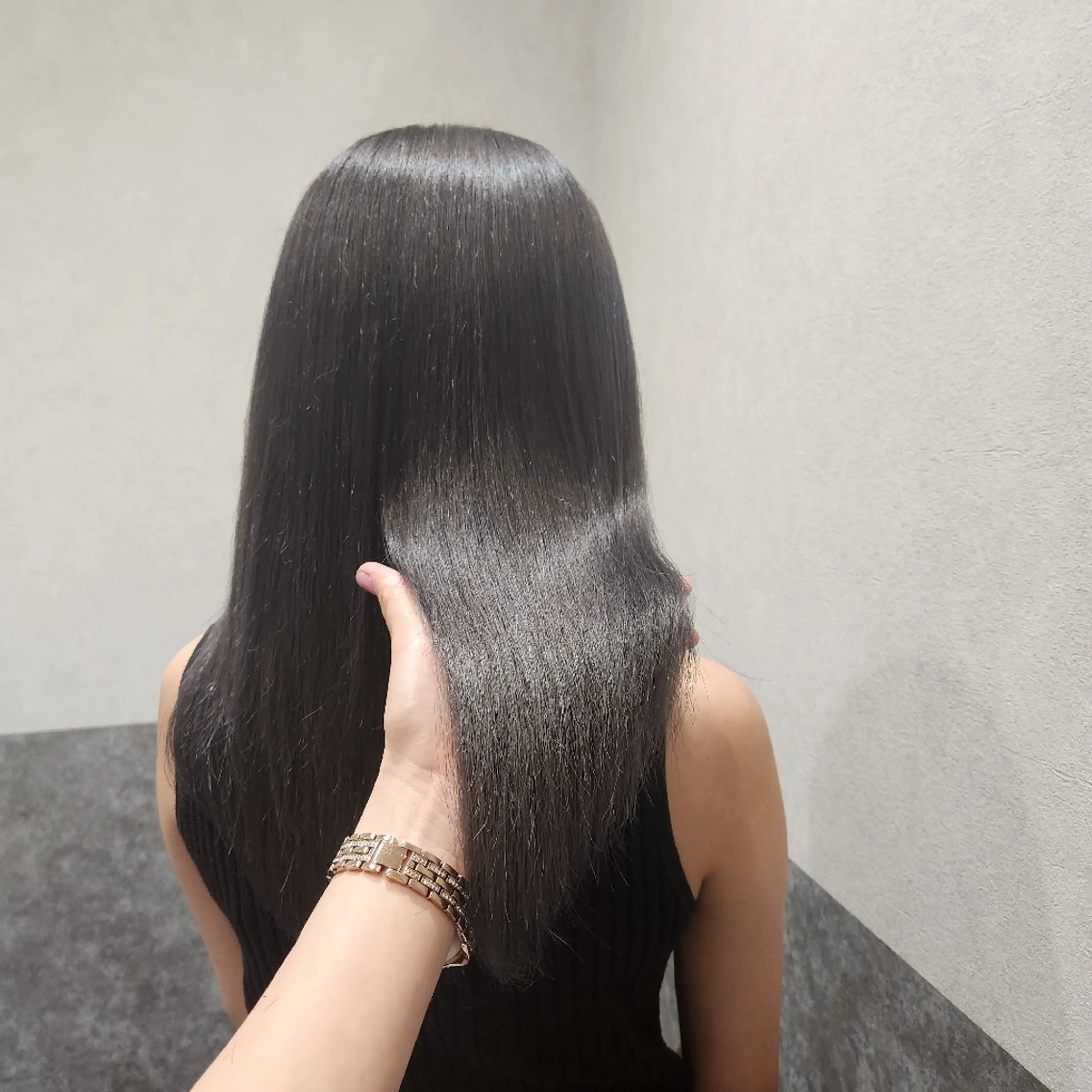 セミロング カラー ブリーチ O.hair designers所属・シールエクステ🎀 ホシノ🕒ユウカのヘアスタイル