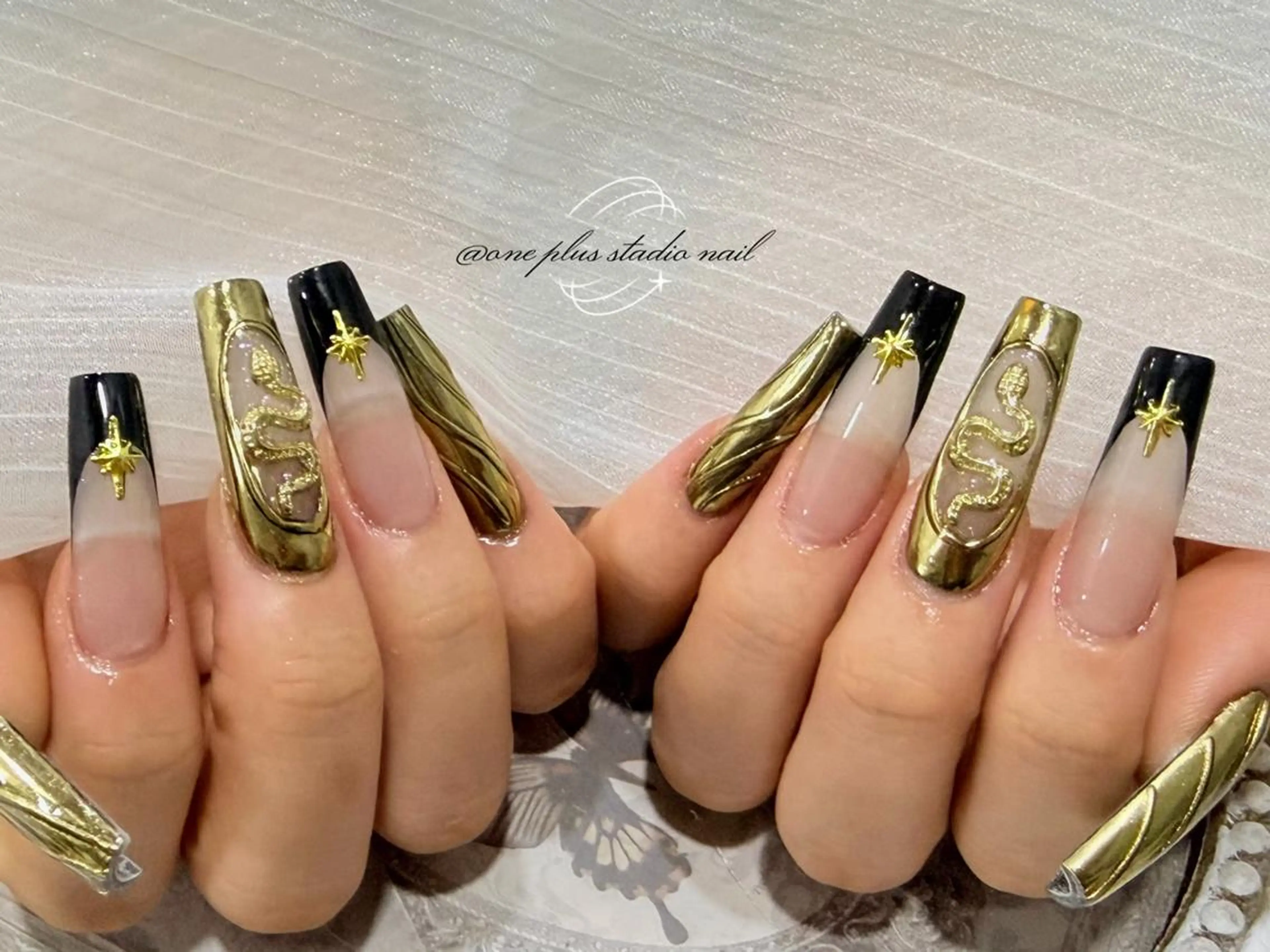 ネイル アニマル柄 ボルドー ブラウン フレンチネイル マグネットネイル haruka 🧸のネイルデザイン