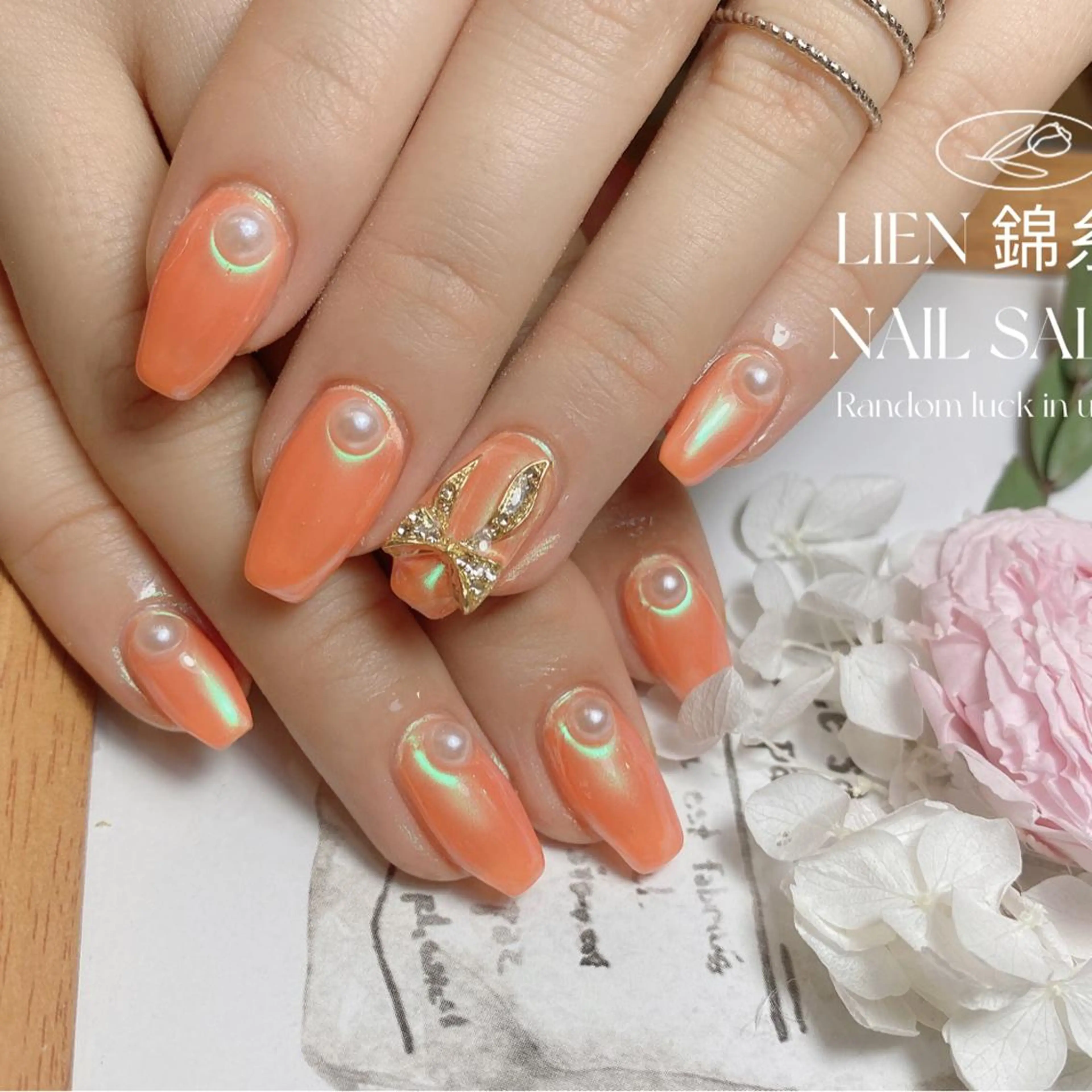 ネイル ミラーネイル オレンジ 春ネイル ハンドネイル Lien  _リエン リエンのネイルデザイン