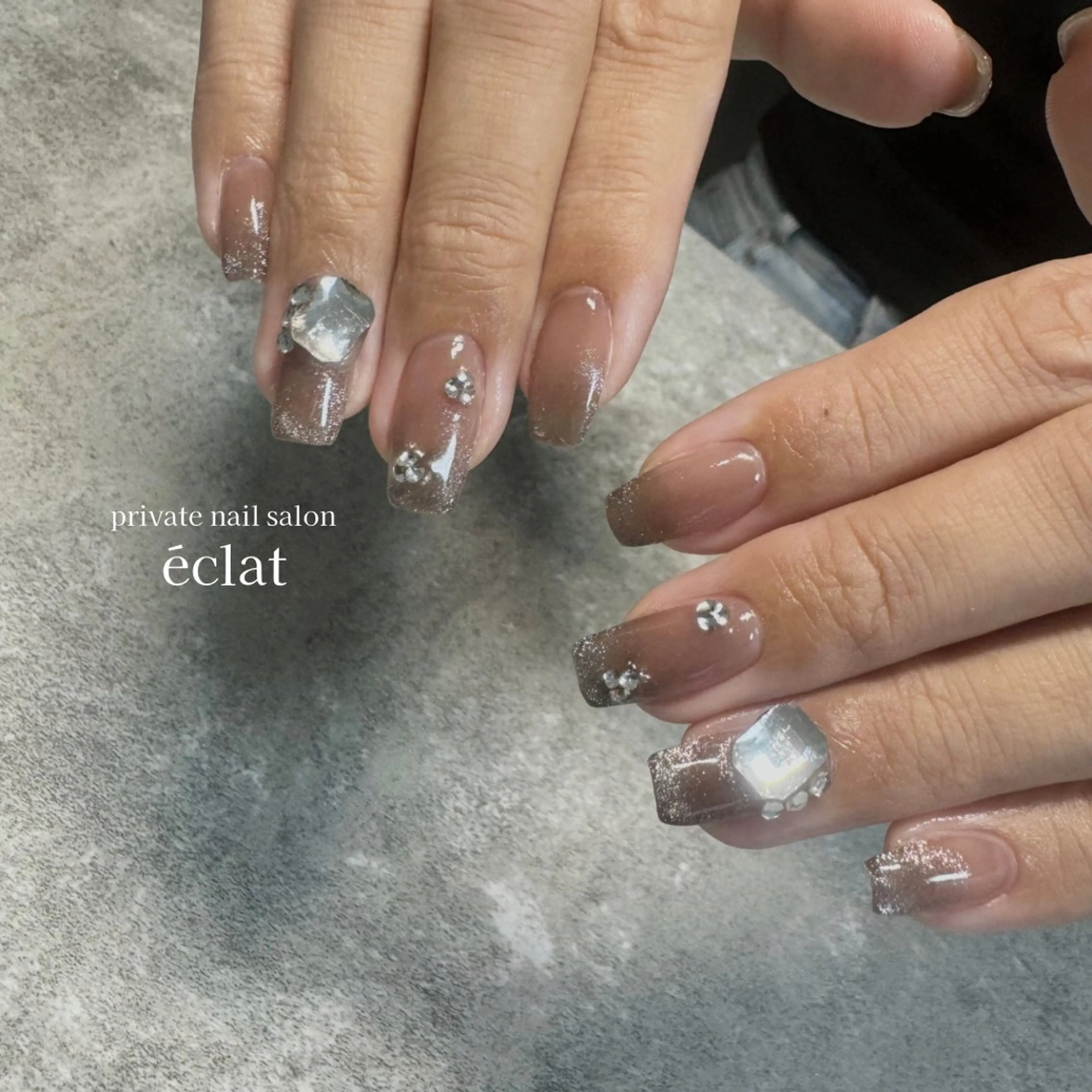 ネイル キラキラネイル ワンホンネイル nailsalon éclatのネイルデザイン