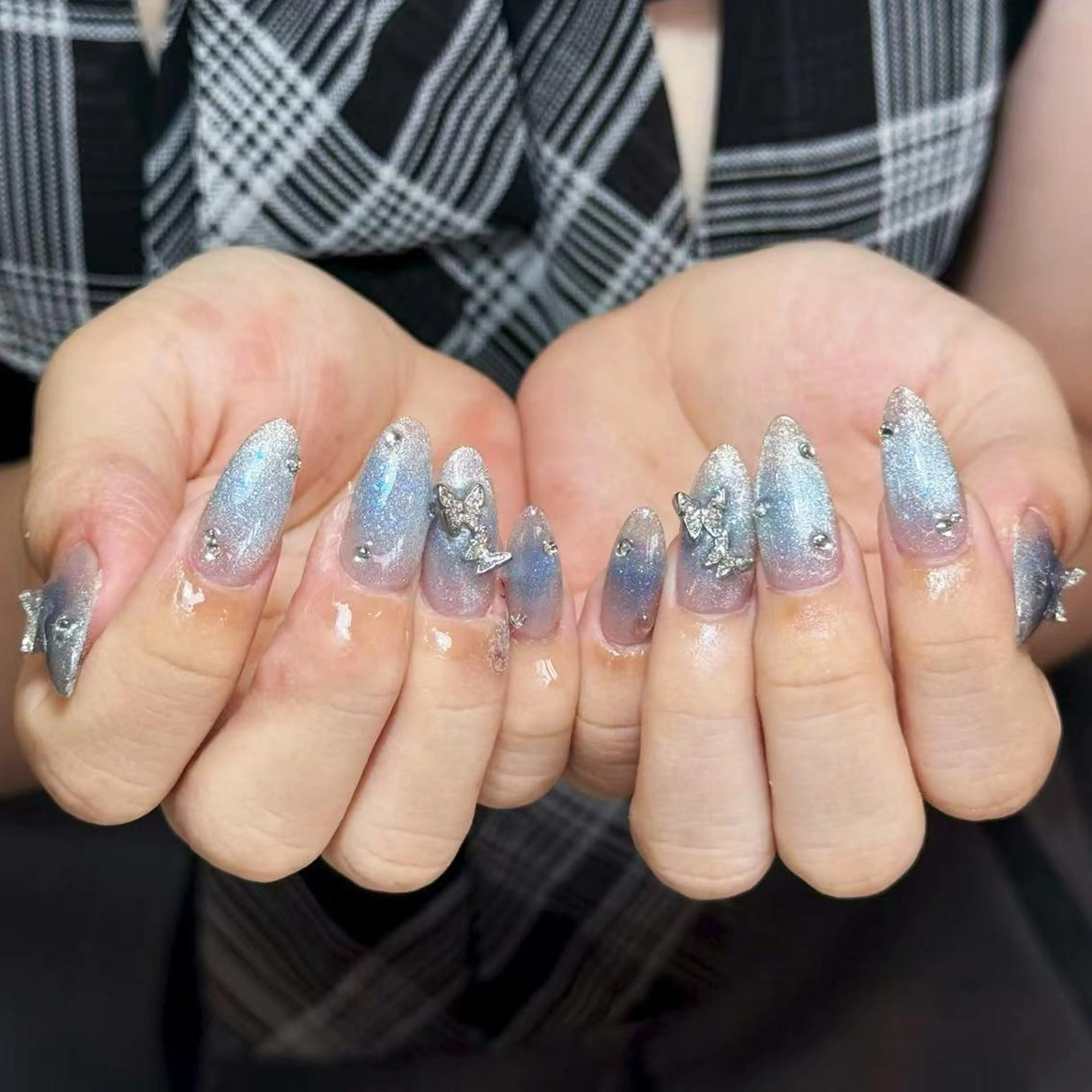 ネイル アートネイル オーロラネイル ガーリー キラキラネイル マグネットネイル ハンドネイル DIAMOND 💅のネイルデザイン