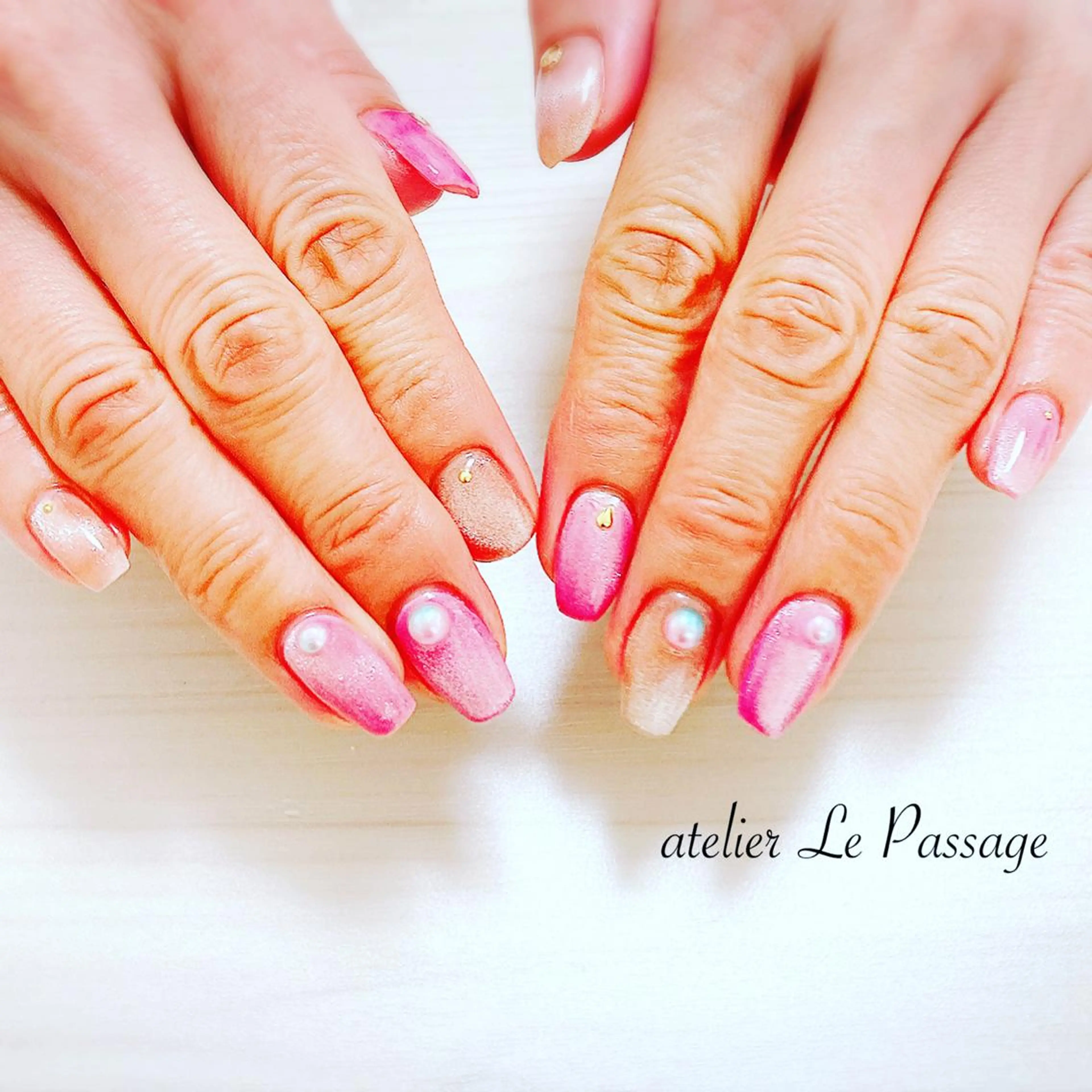 ネイル ジェルネイル キラキラネイル ニュアンスネイル オフィスネイル パラジェル Atelier Le Passage所属・h nakatsukaのネイルデザイン