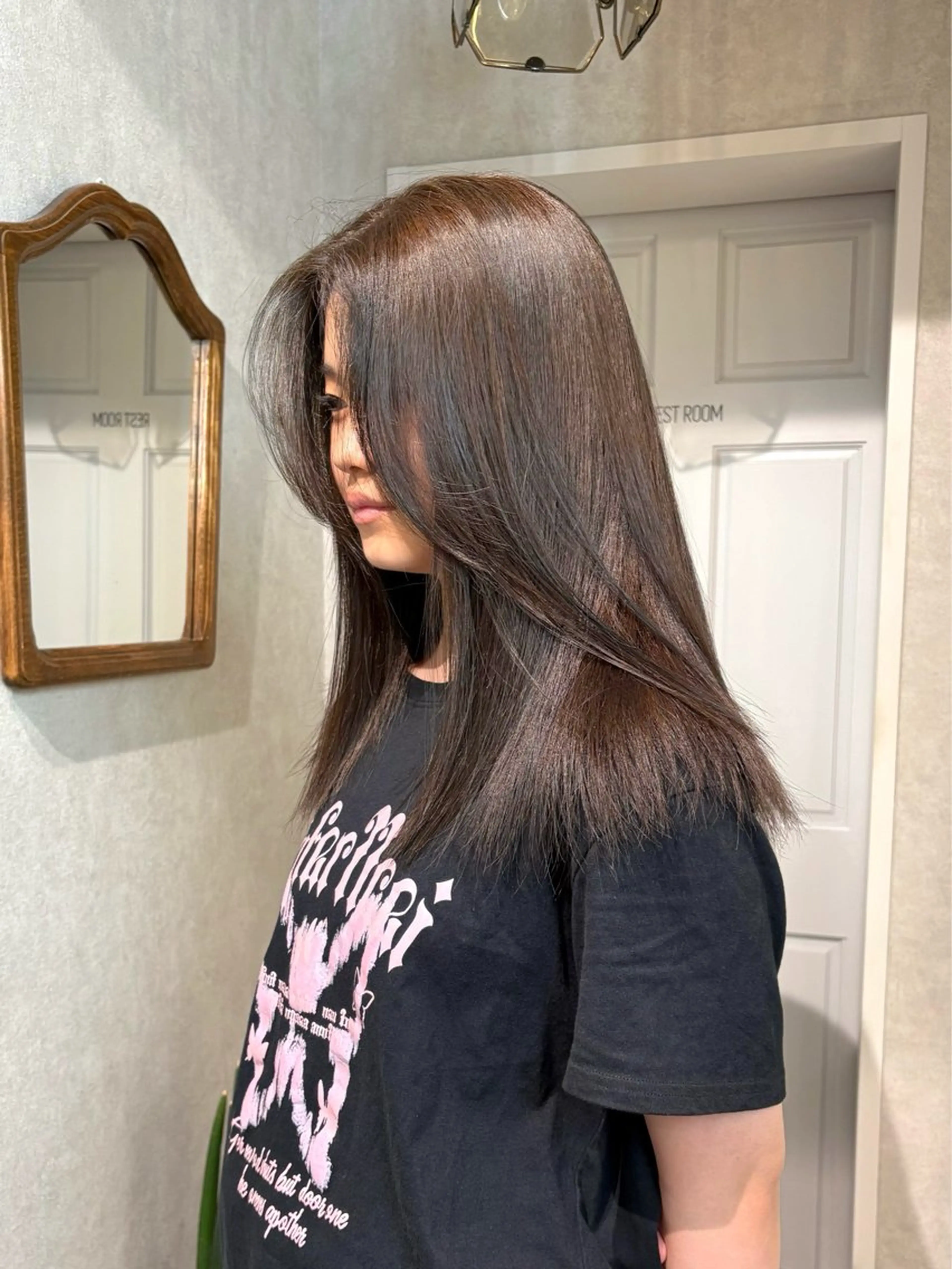 セミロング カラー グレージュ オリーブグレージュ オリーブグレー 縮毛矯正 ヘアカラー 艶ハイトーン/ 輝保🤍✨のヘアスタイル