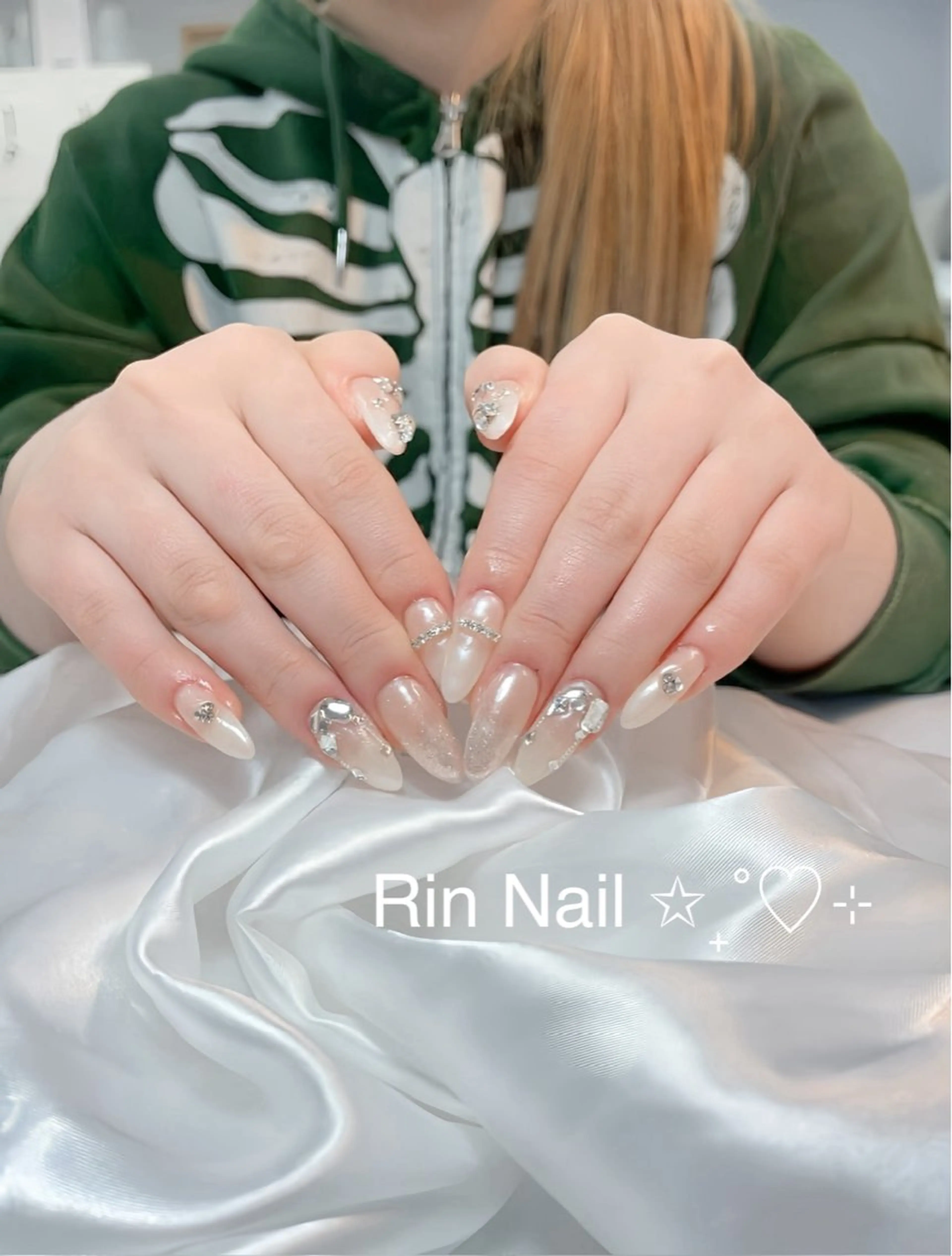 ネイル アートネイル チークネイル ジェルネイル ロングネイル マグネットネイル ハンドネイル Rin Nail 新大久保店のネイルデザイン