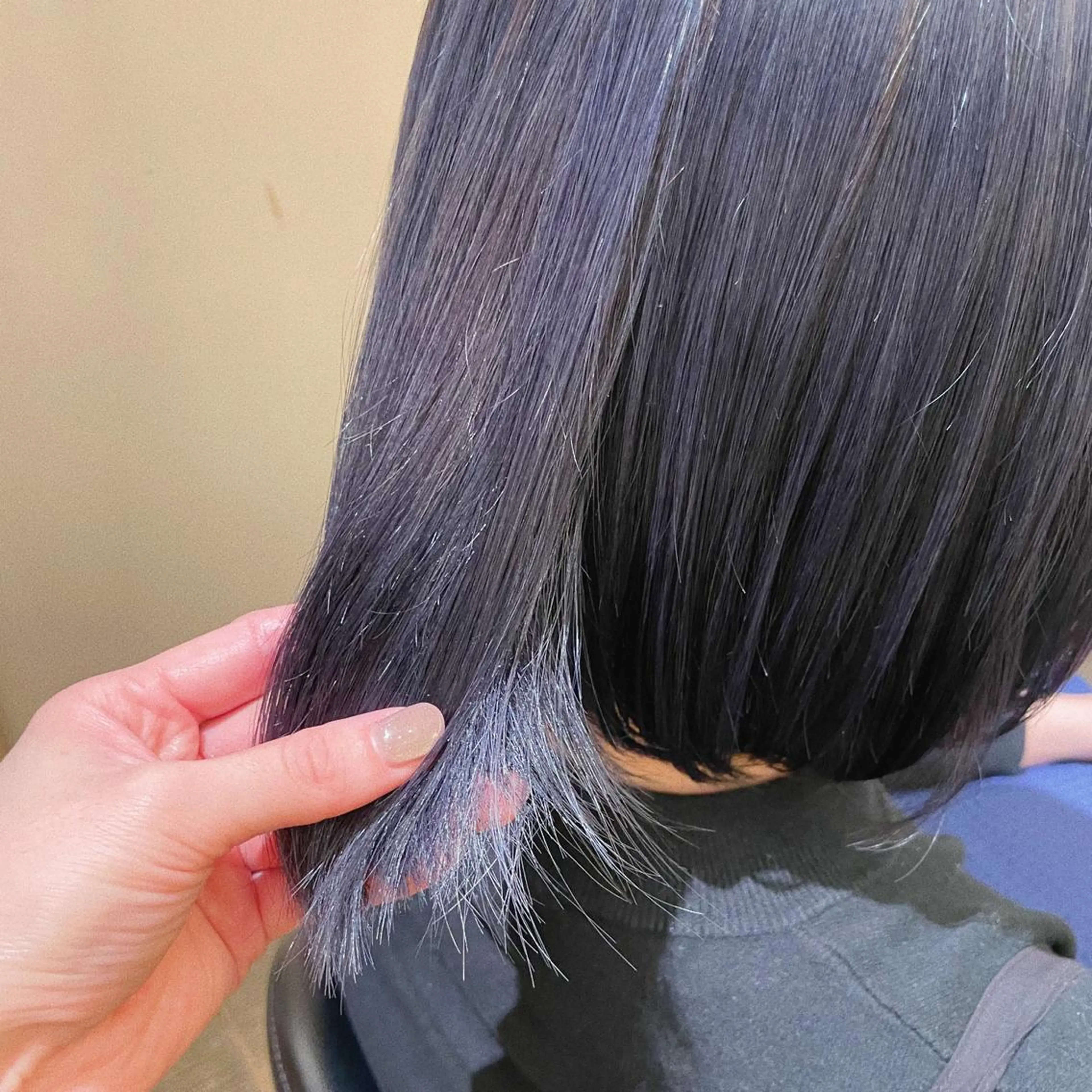 ミディアム カラー ネイビーカラー 落合 美穂のヘアスタイル