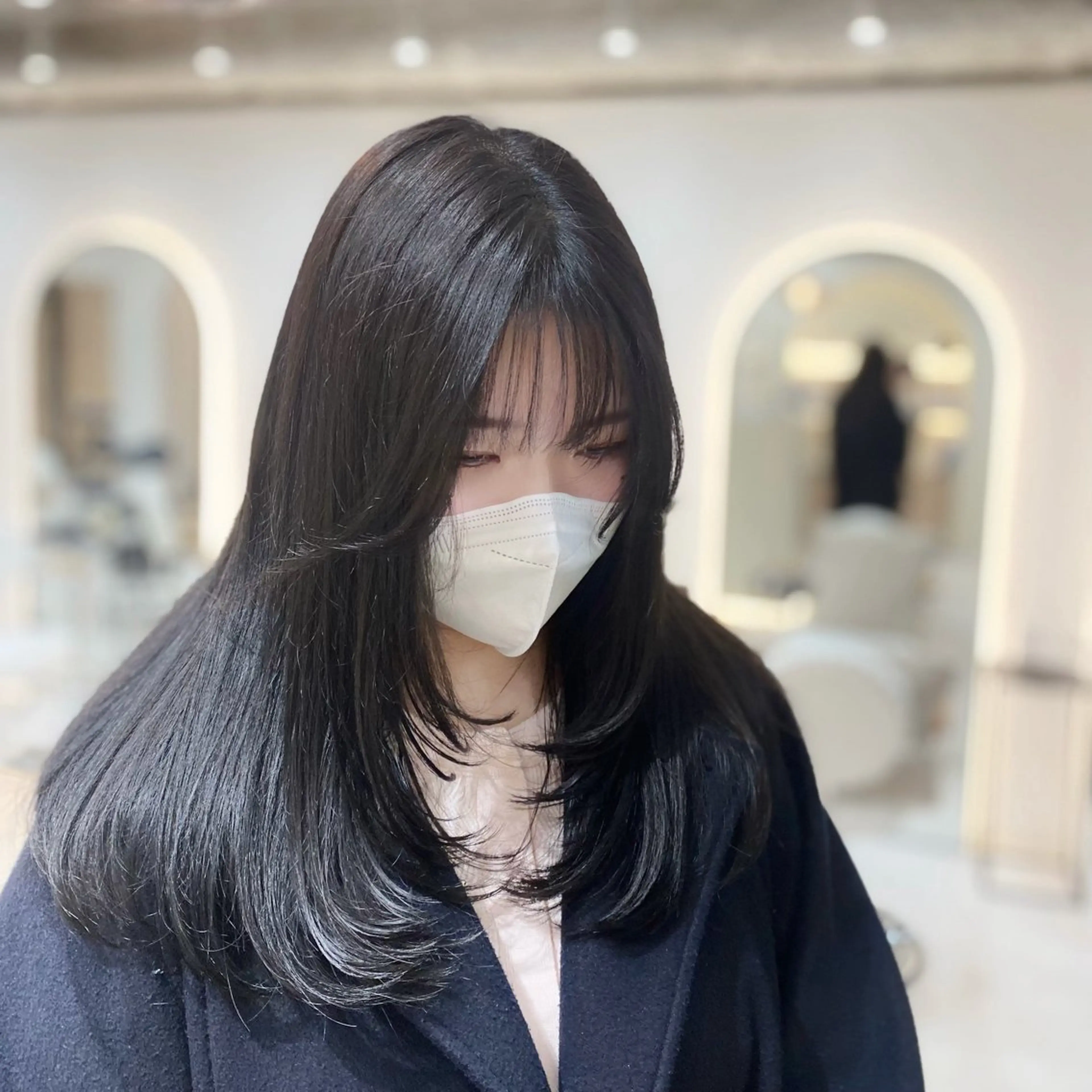 ロング カラー 顔まわりレイヤー 顔周りカット レイヤーカット トリートメント 艶髪・透明感カラー・ 韓国ヘア・Yuriのヘアスタイル