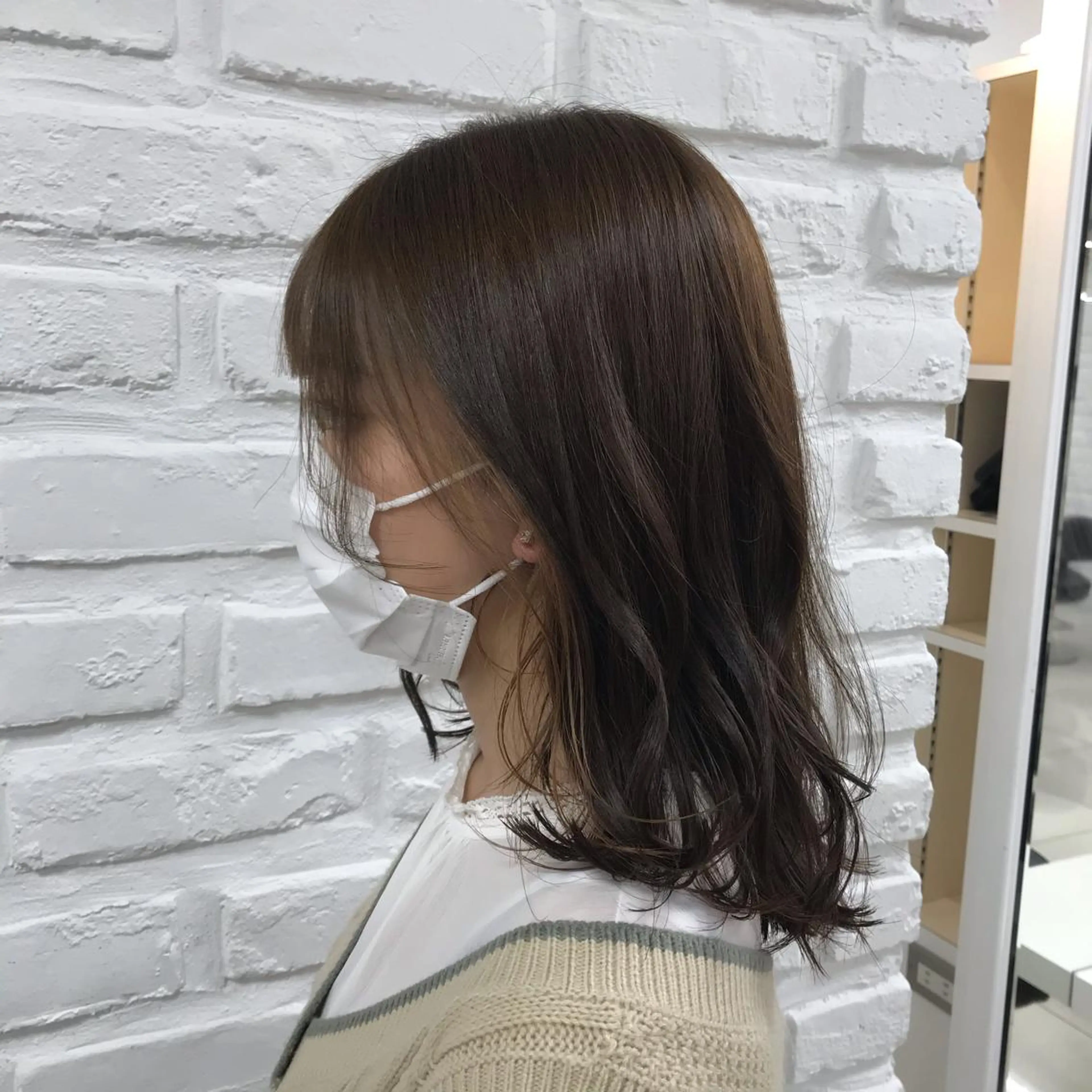 ミディアム カラー ベージュカラー ブリーチ イヤリングカラー オリーブベージュ ヘアカラー トリートメント 【暖色カラー特化】 中山由梨のヘアスタイル