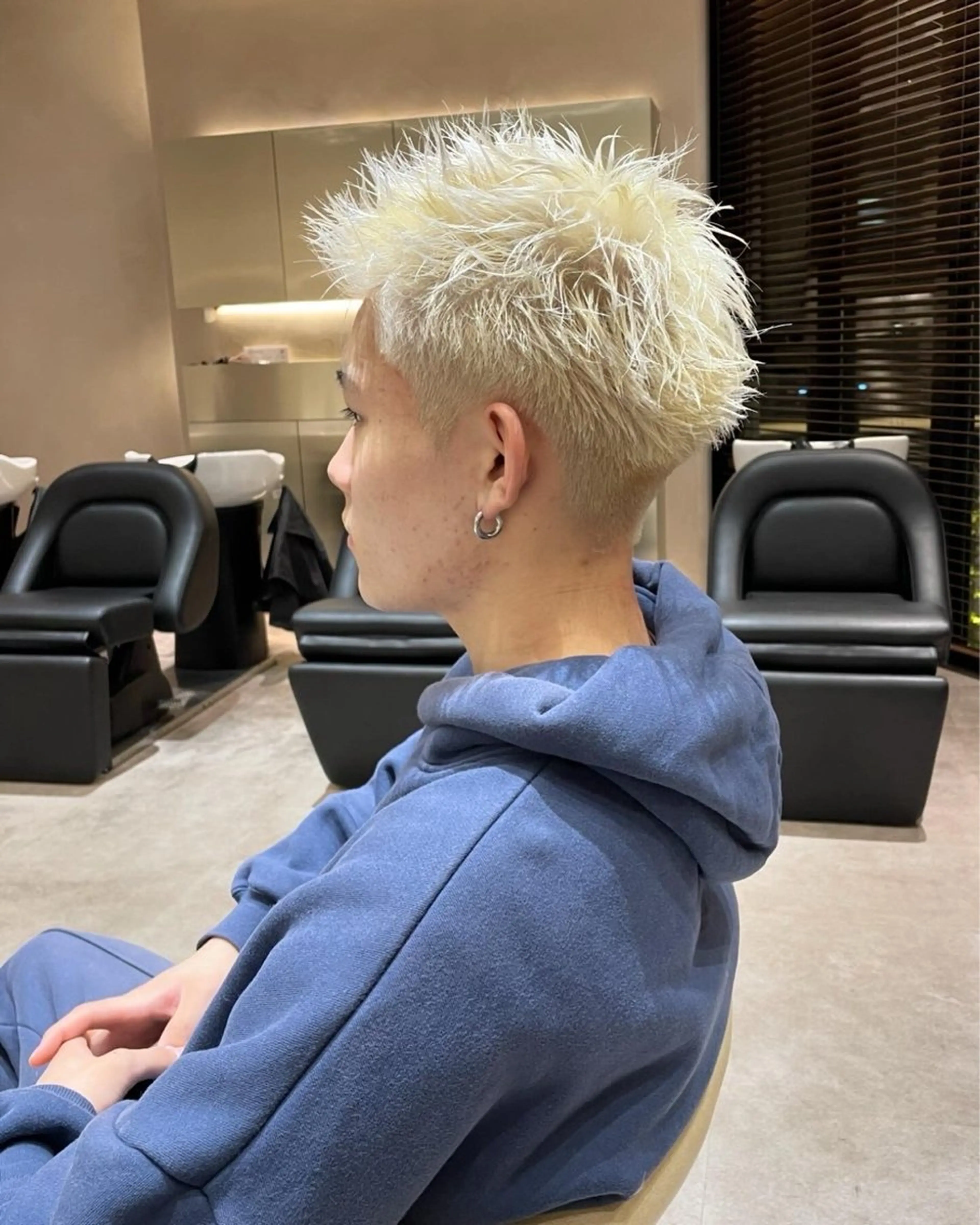 カラー メンズ メンズハイトーン ハイトーンカラー カット ヘアカラー トリートメント HAVANA所属・レイヤー似合わせ 透明感カラーりきやのヘアスタイル