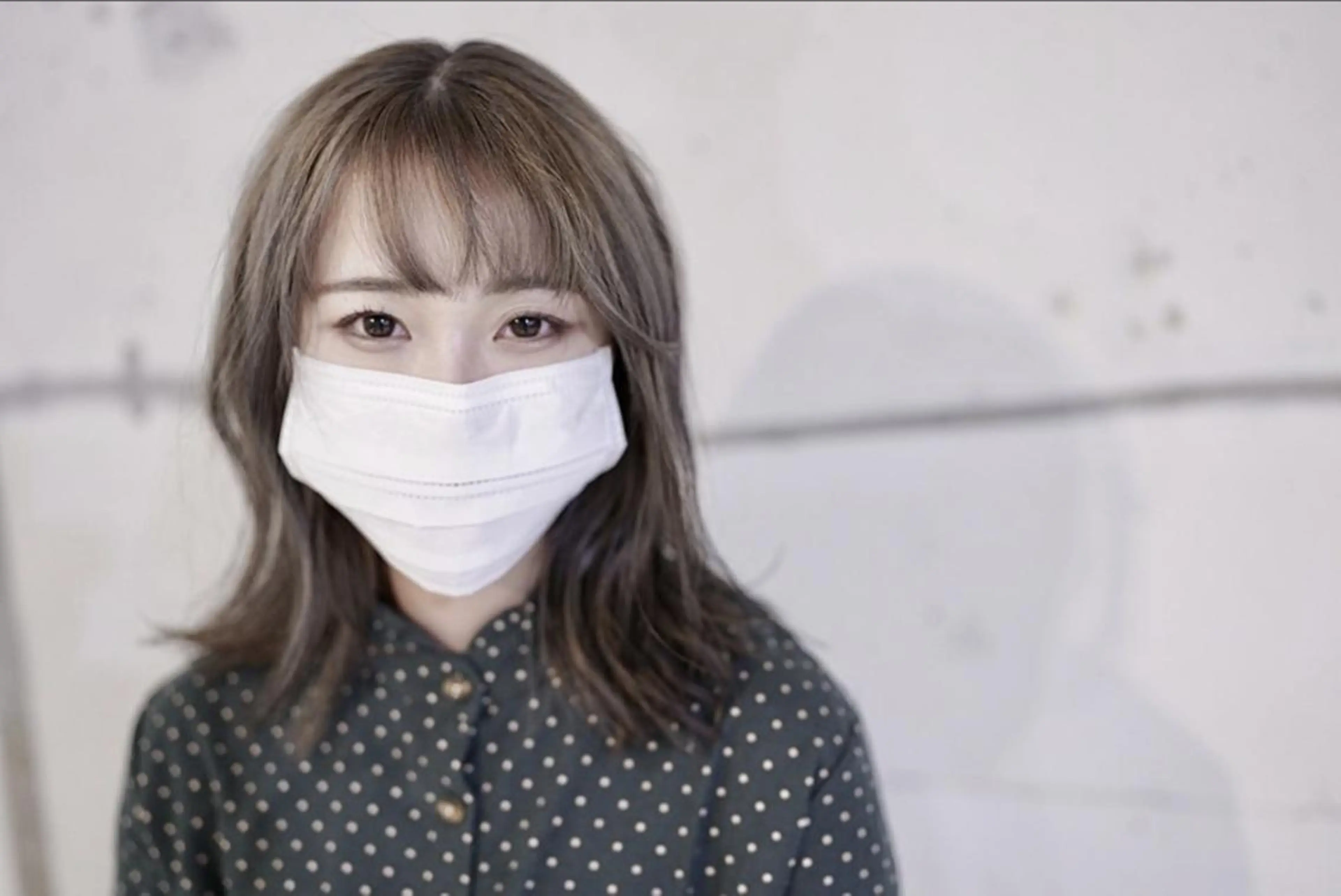 ミディアム カラー ブリーチ ケアブリーチ ダブルカラー グレージュ シルバー Armoire所属・安藤悠里/ハイトーン /デザインカラーのヘアスタイル