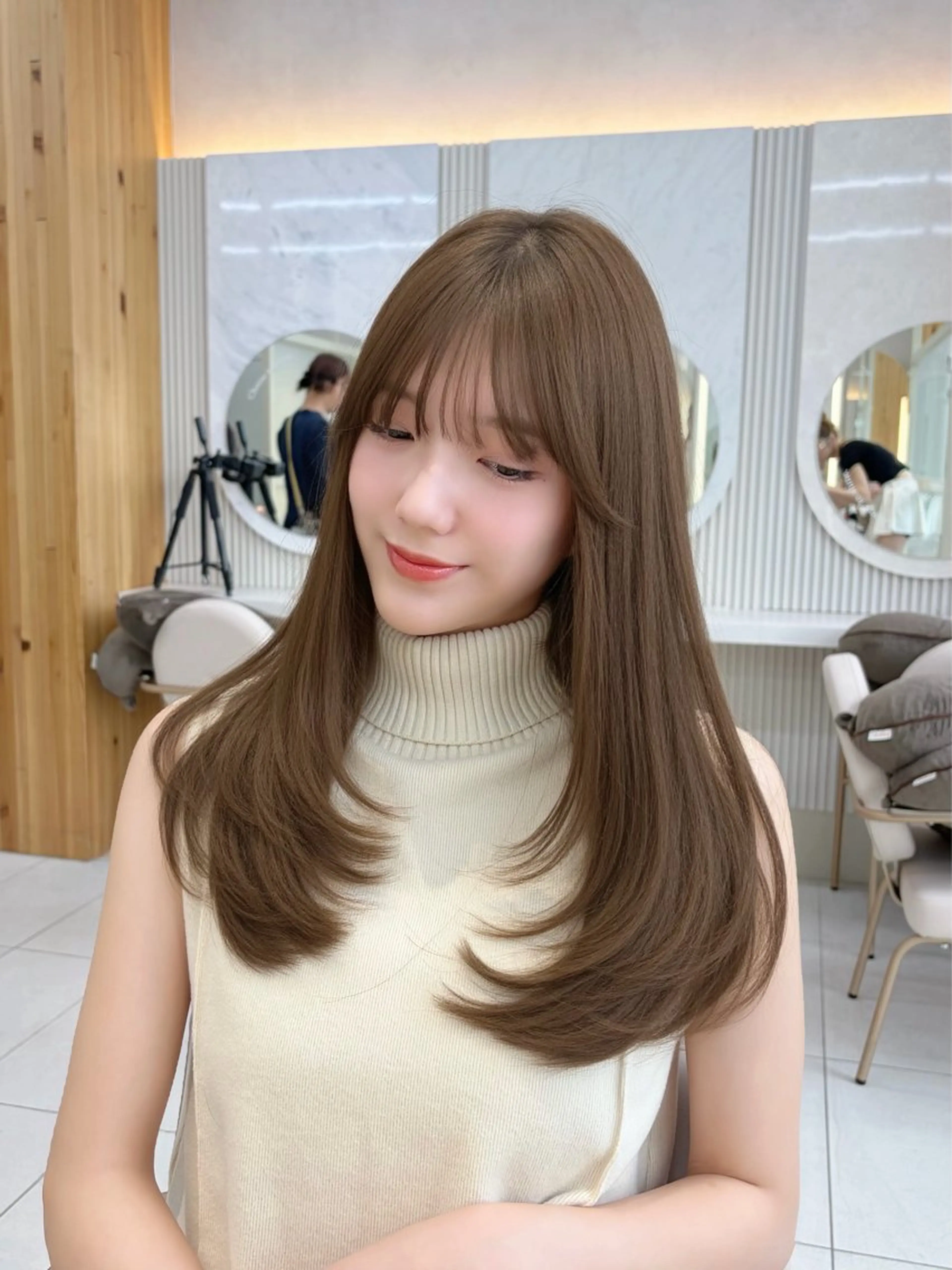 セミロング カット ヘアカラー トリートメント oto🤍×美髪× ゆるふわレイヤーのヘアスタイル