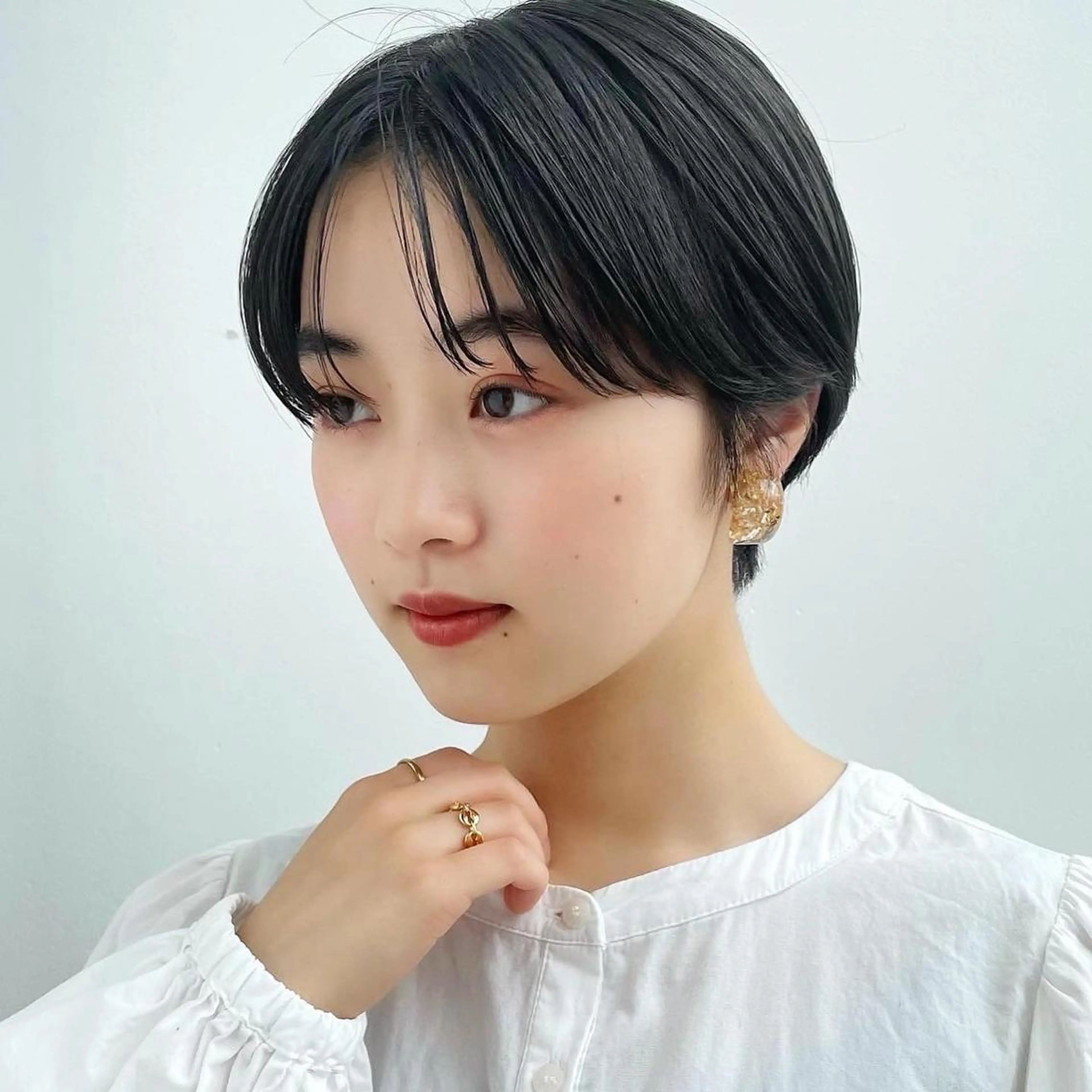 ショート ショートヘア レイヤー/ショート透 明感カラー/西田祐賀のヘアスタイル