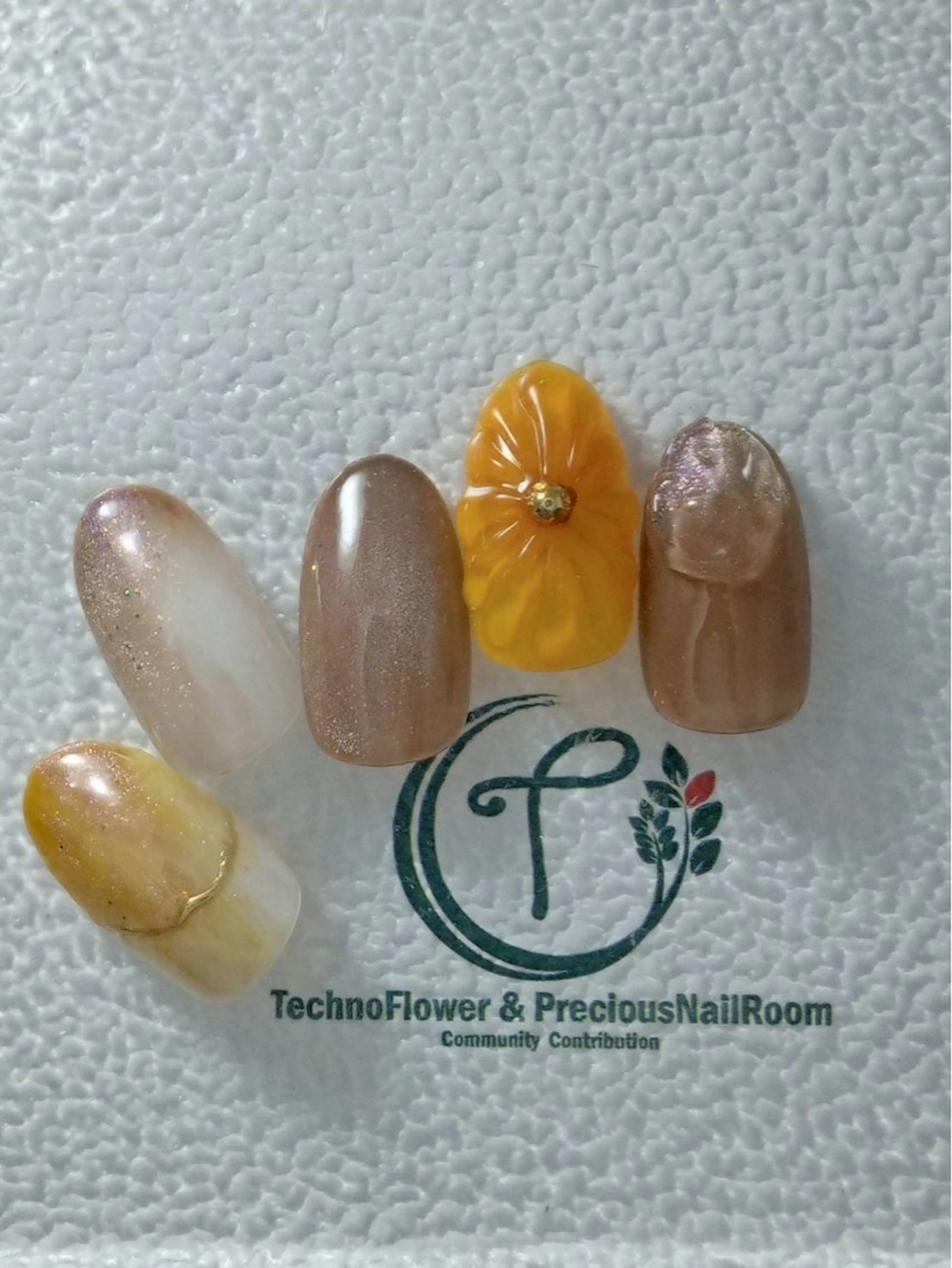 ネイル フラワーネイル ハンドネイル precious nail room所属・precious nail roomのネイルデザイン