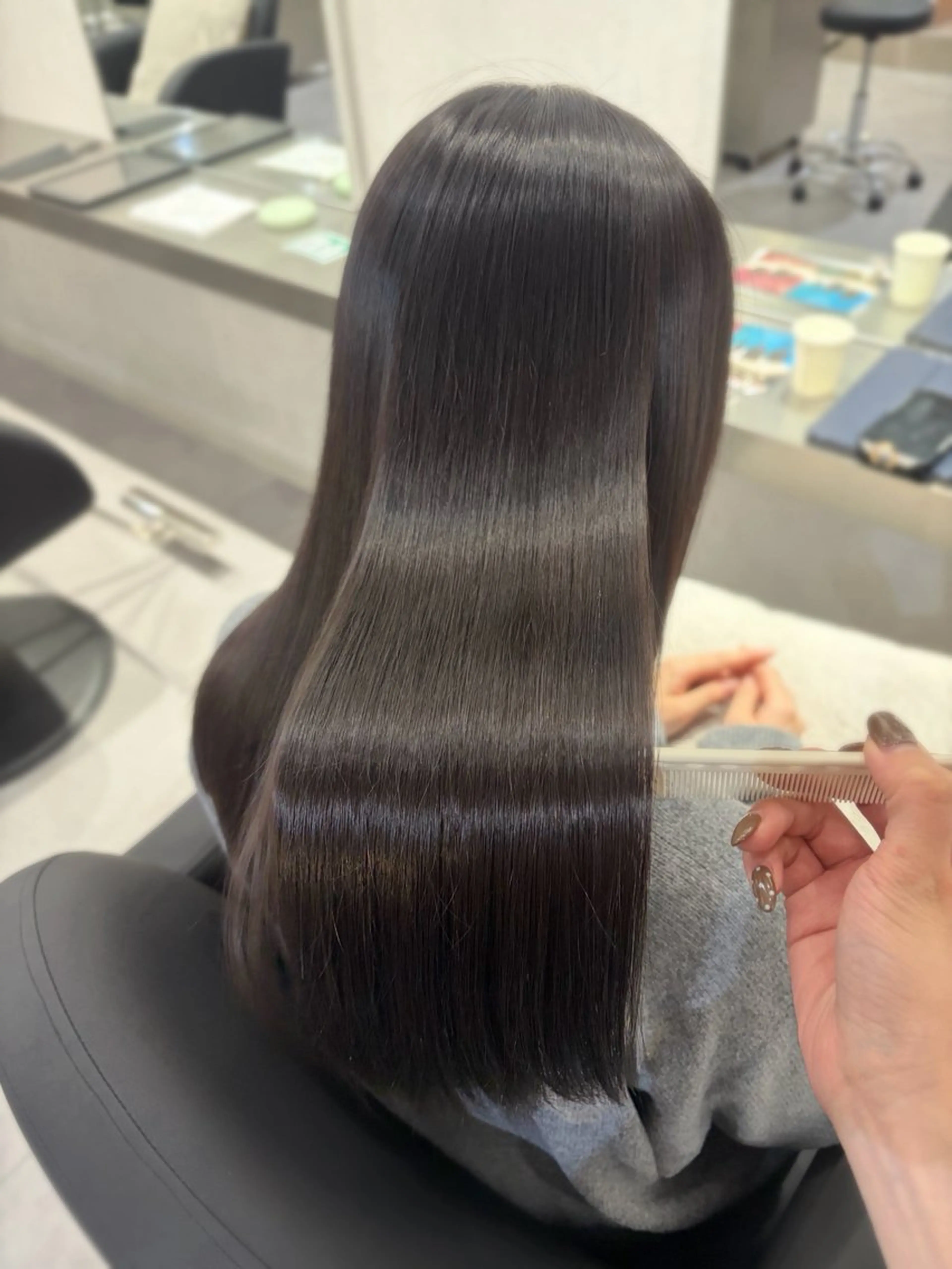 ロング カット ヘアカラー 縮毛矯正 🫧縮毛矯正支持率 No.1 ほのか🫧のヘアスタイル