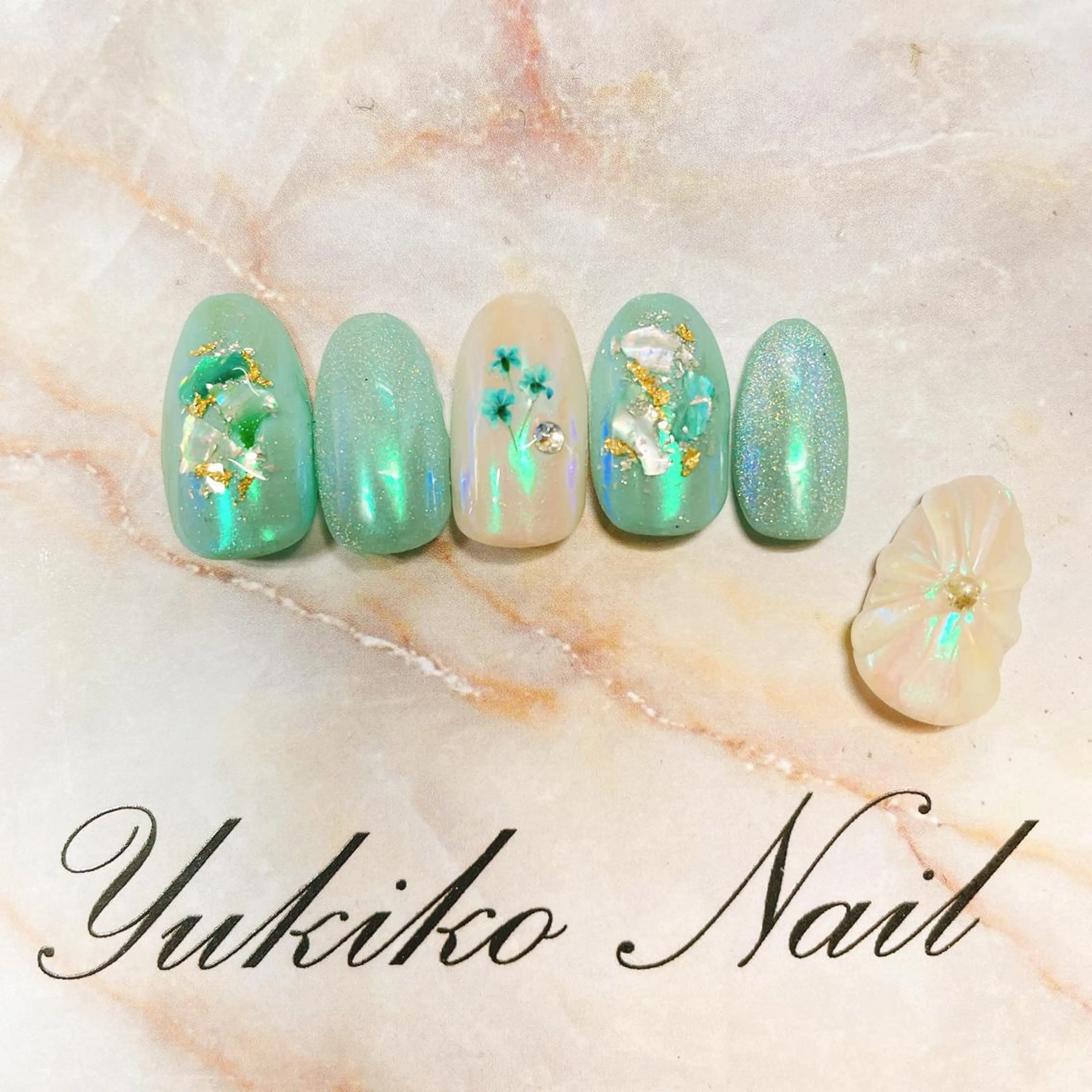 ネイル フラワーネイル ぷっくりネイル ハンドネイル ユキコ ネイルのネイルデザイン