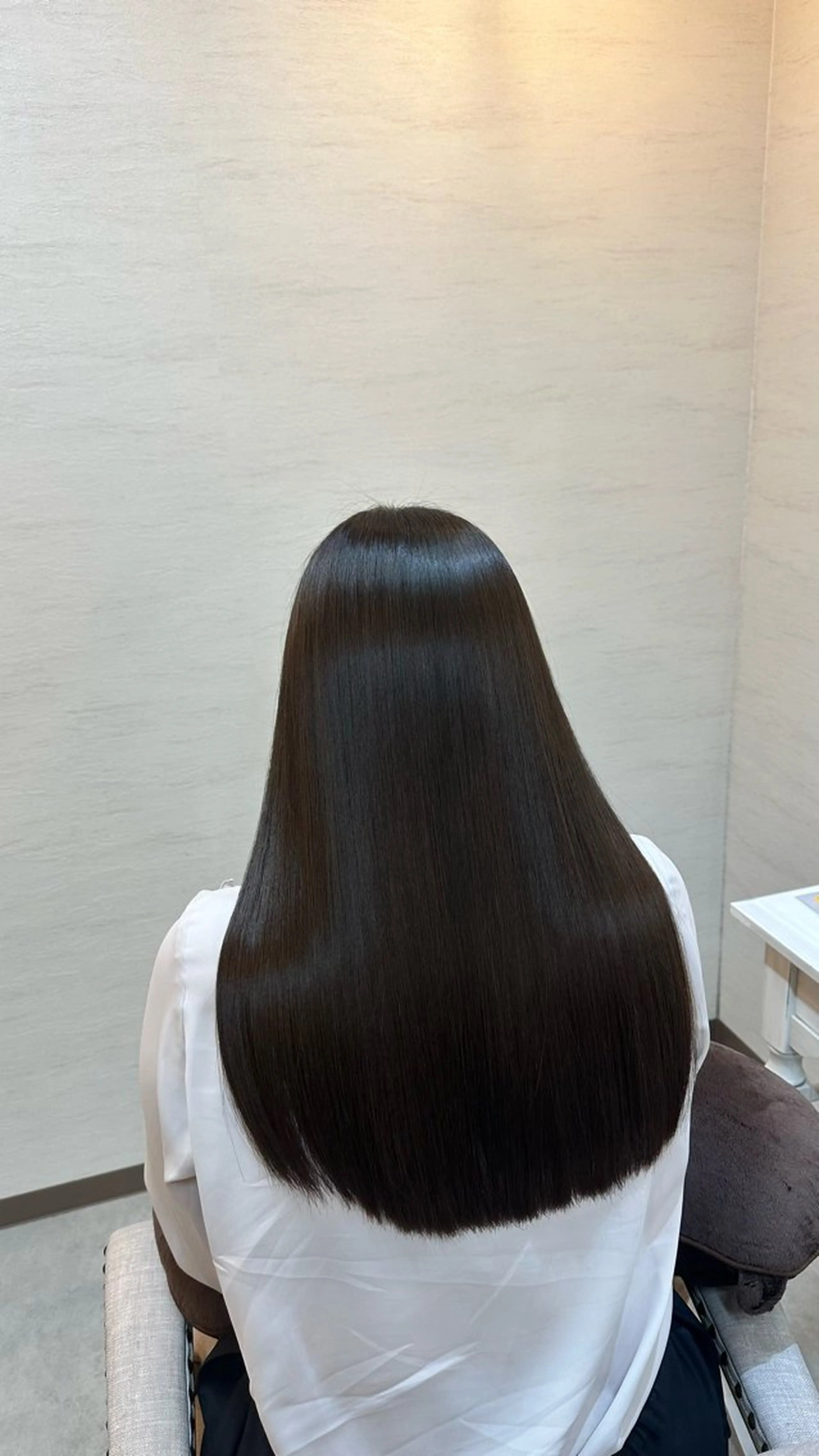 ロング カラー グレージュ オリーブグレージュ オリーブグレー ヘアカラー トリートメント 🖤ほのか/ツヤ髪 /髪質改善/縮毛矯正のヘアスタイル