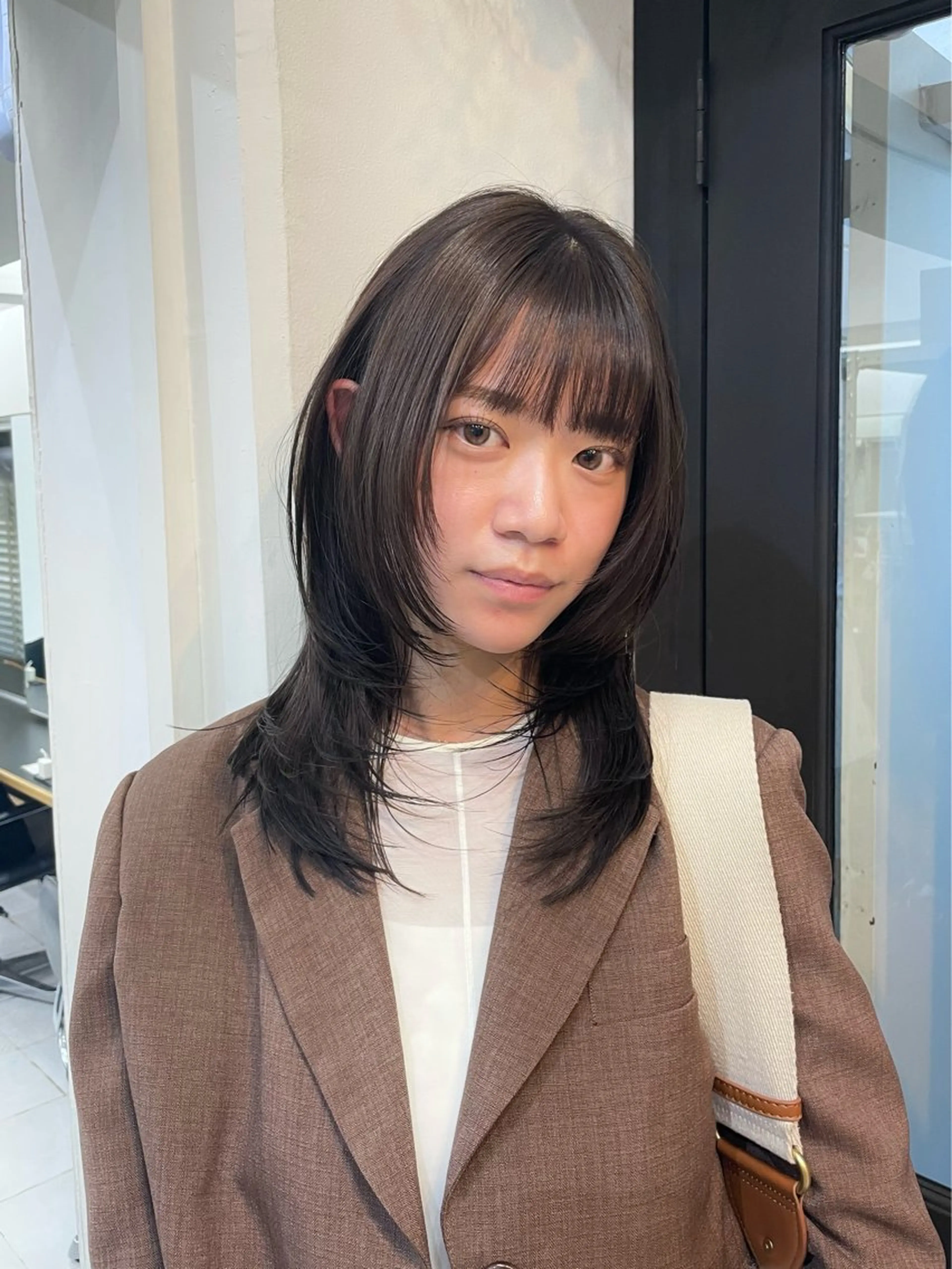 ミディアム カラー アッシュ アッシュブラウン ブラウンカラー ハッシュカット カット ヘアカラー yu-kaハッシュ カット/韓国レイヤーのヘアスタイル