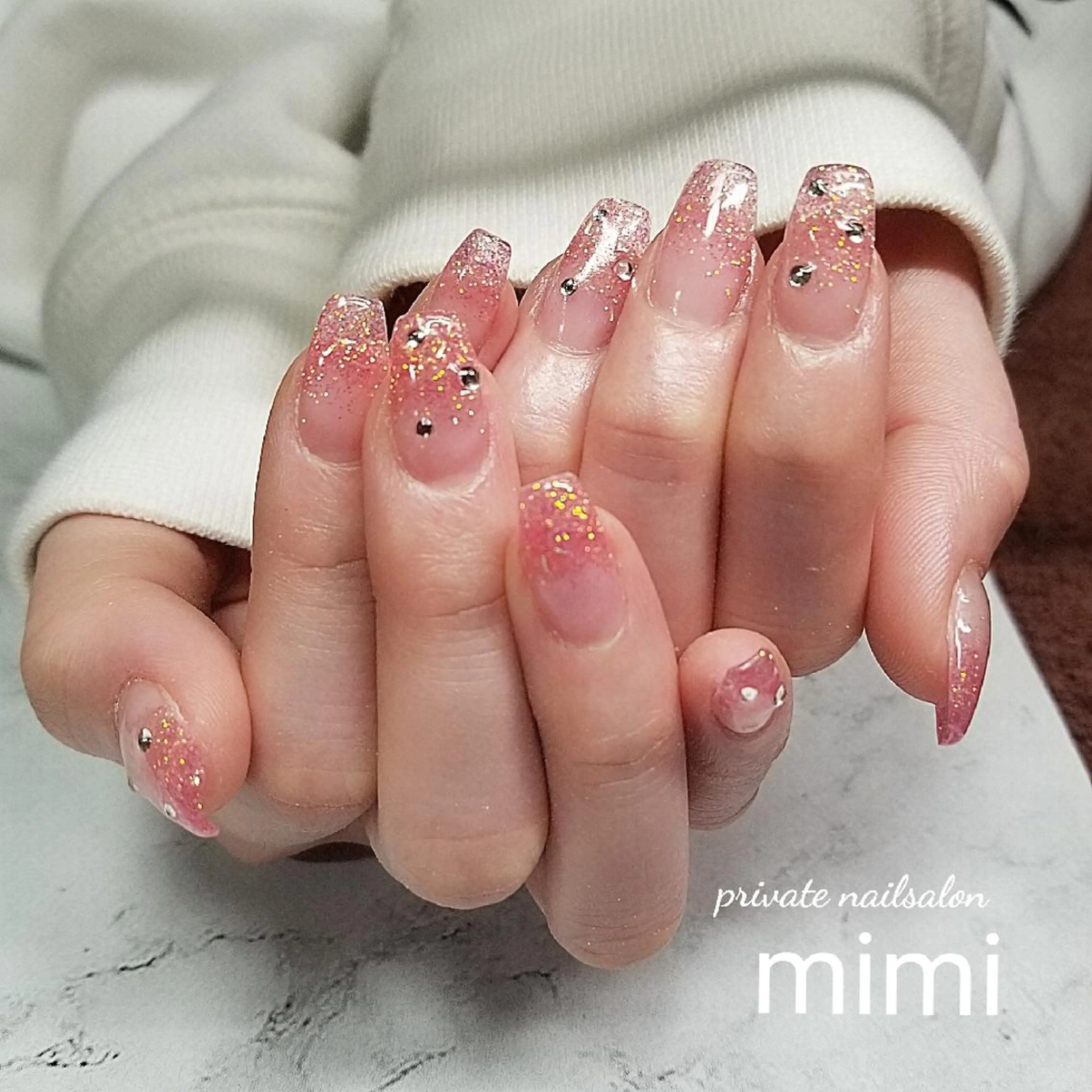 ネイル グラデーション ラメ(グリッター) ラメグラデーション スカルプネイル ハンドネイル 博多ネイル ｍｉｍｉのネイルデザイン