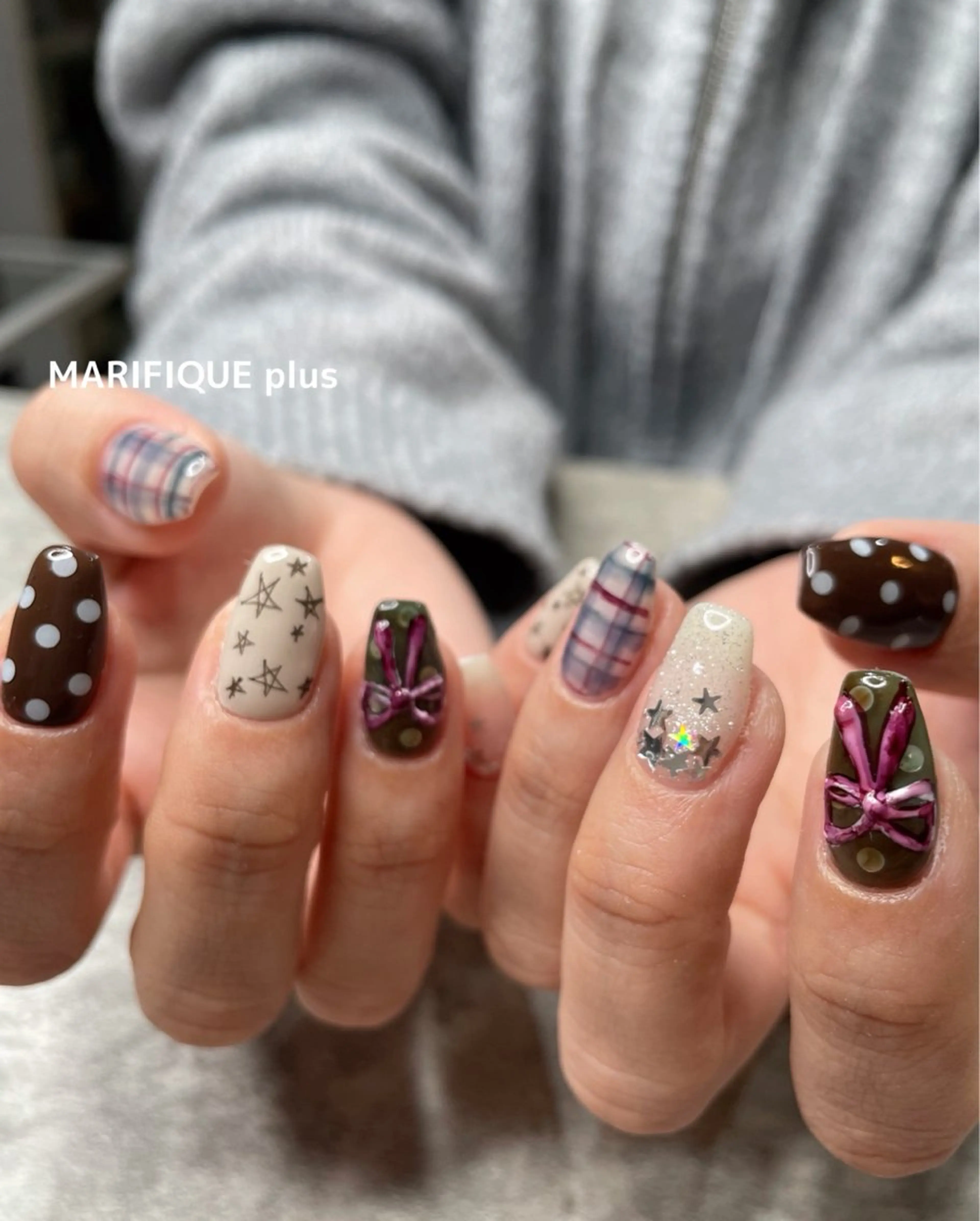 ネイル ボルドー ブラウン ドット ガーリー ニュアンスネイル ハンドネイル ma riのネイルデザイン