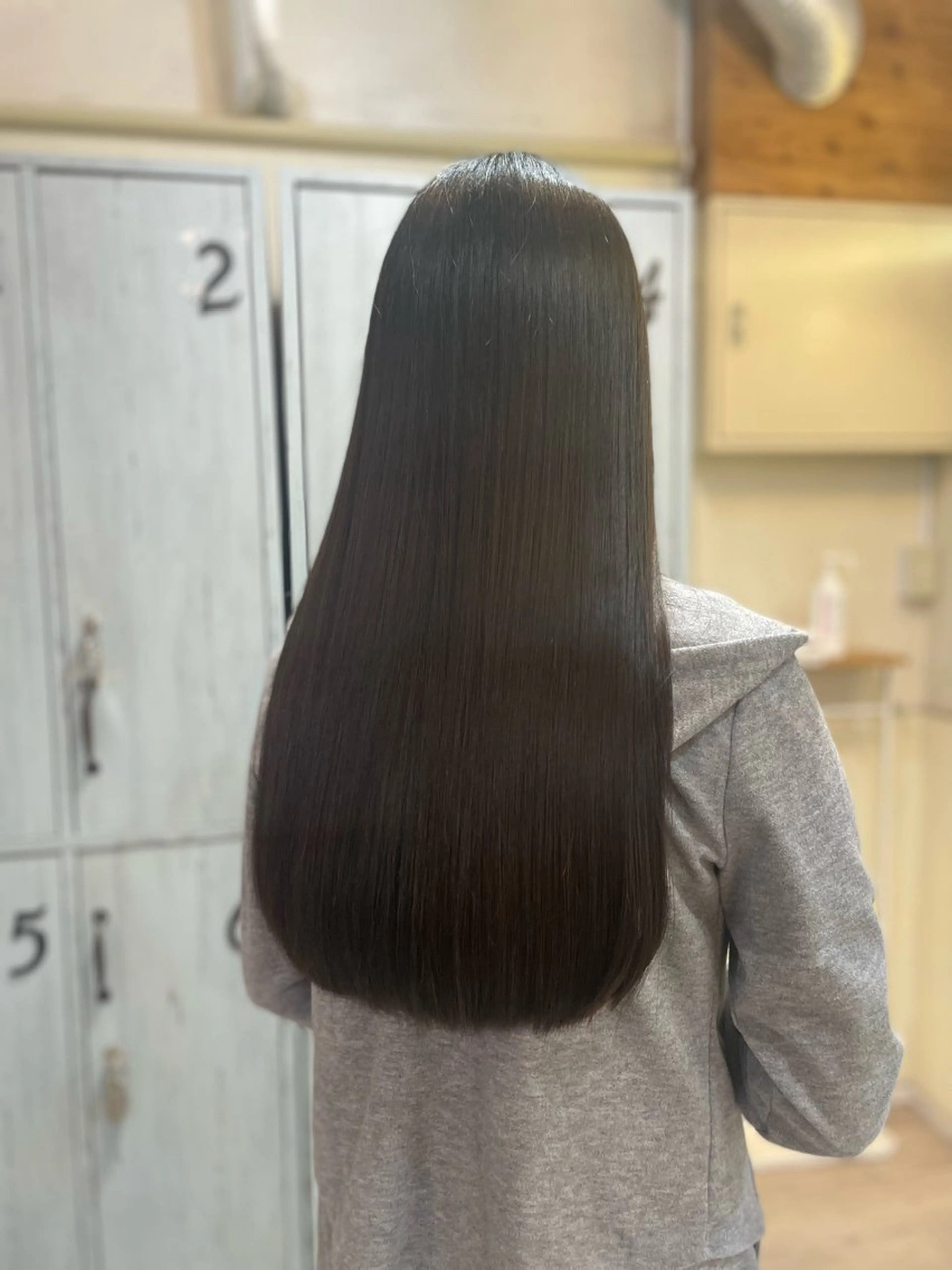 ロング 茅野 あゆ美のヘアスタイル