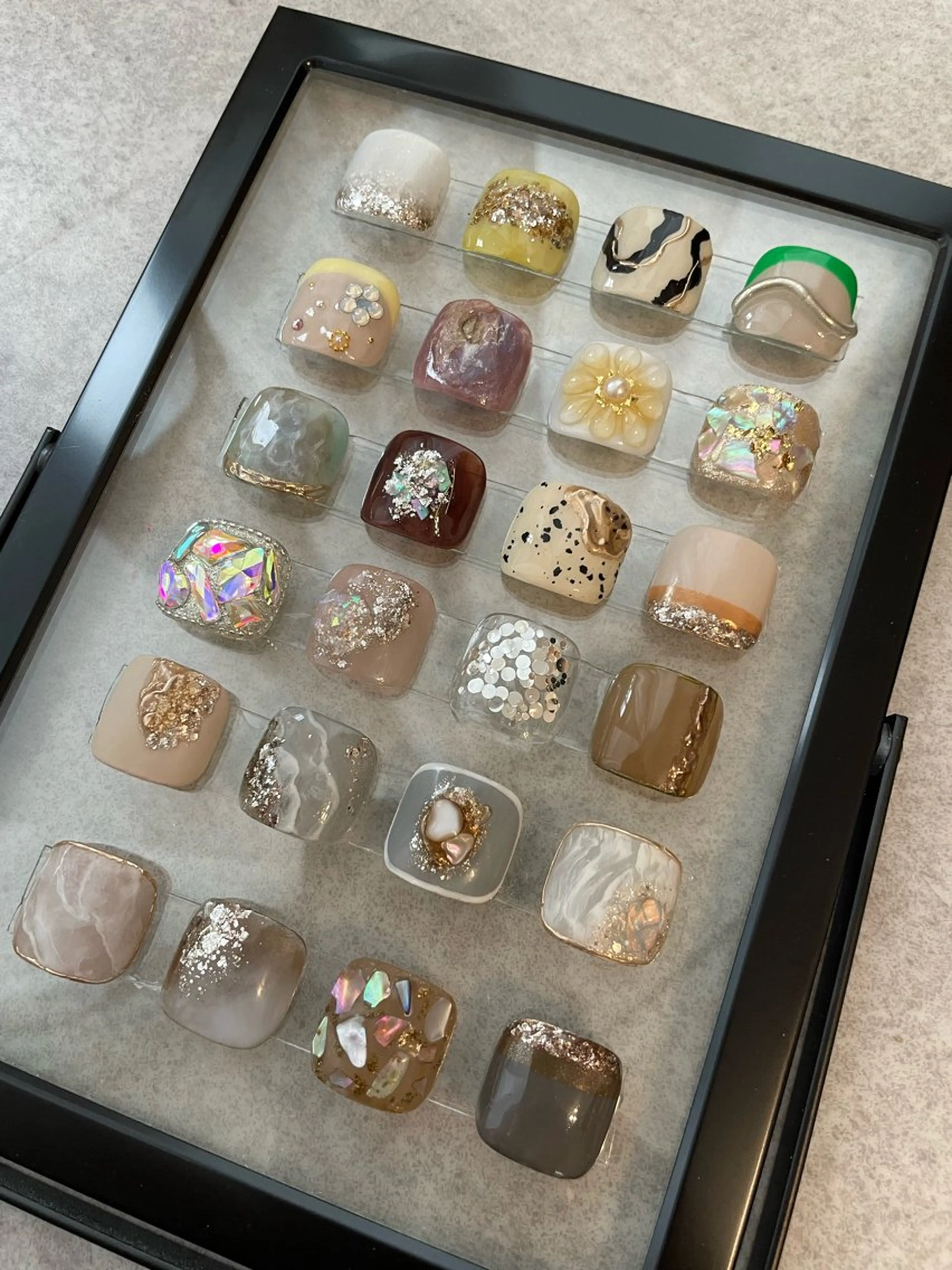 ネイル フットネイル nail salon alivioのネイルデザイン