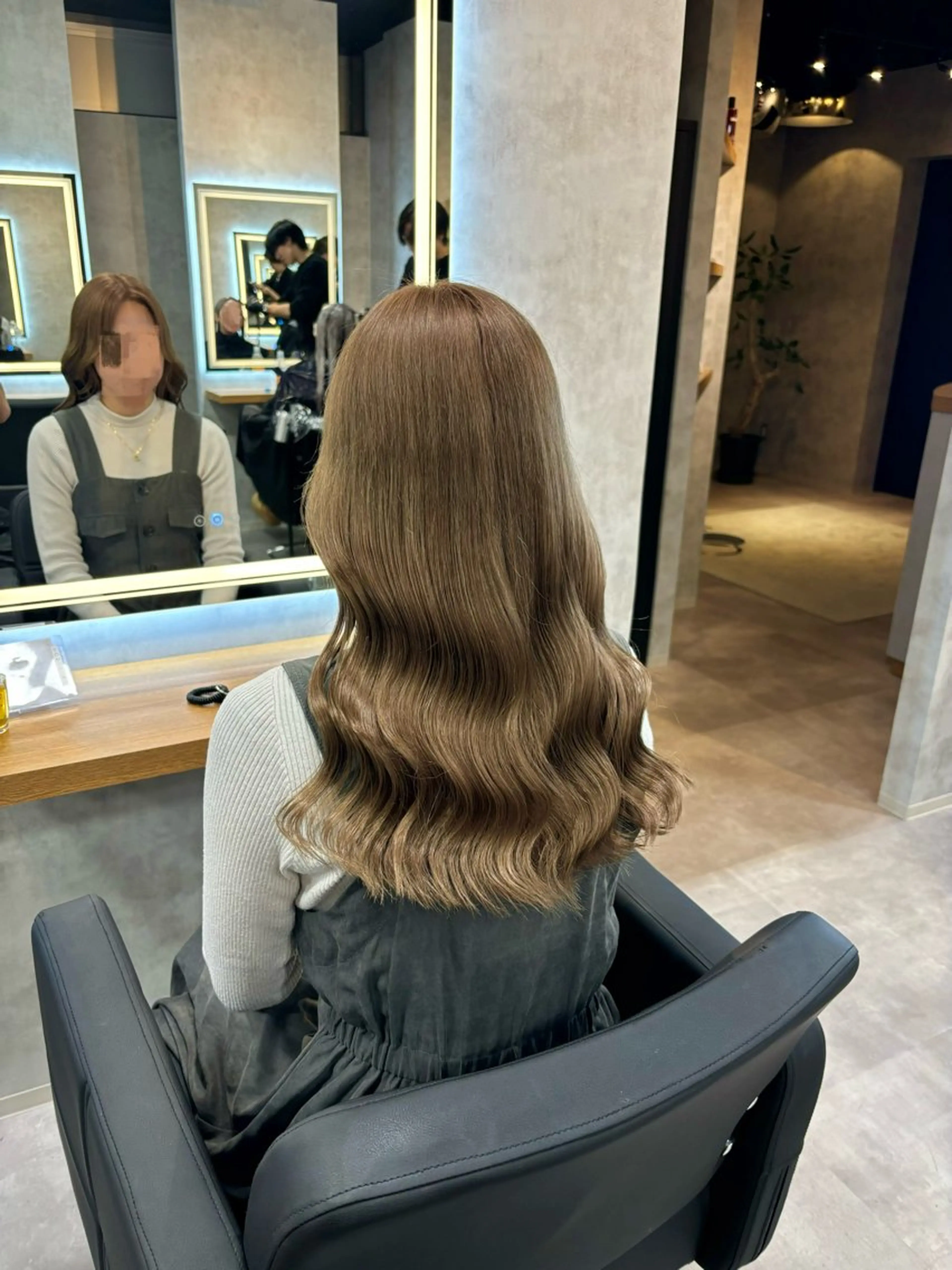 ロング カラー パーマ ヘアアレンジ 透明感ブリーチカラー 🌈TOMOHIROのヘアスタイル