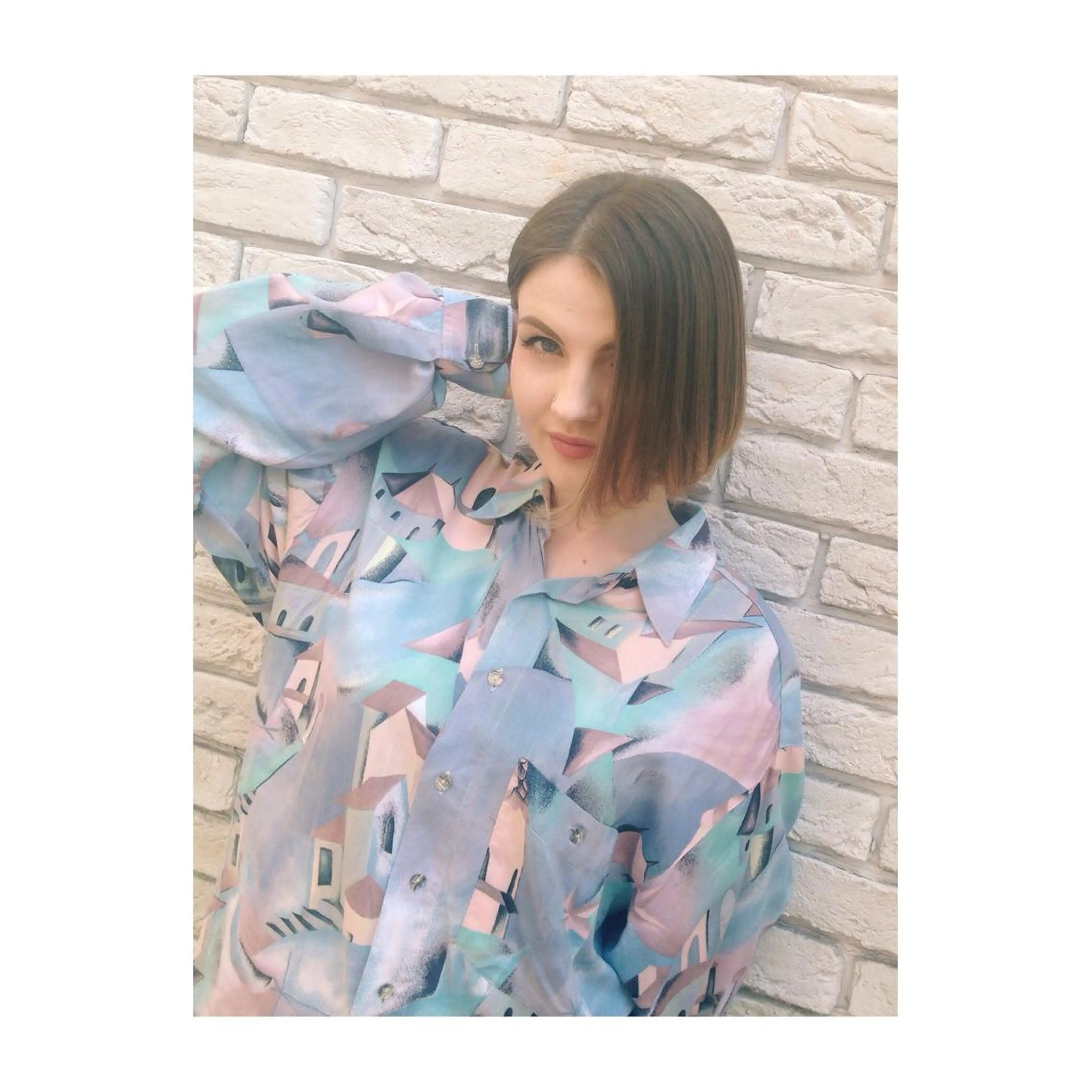 ショート ミディアム カラー アオガミ （前髪顔周りカット）のヘアスタイル