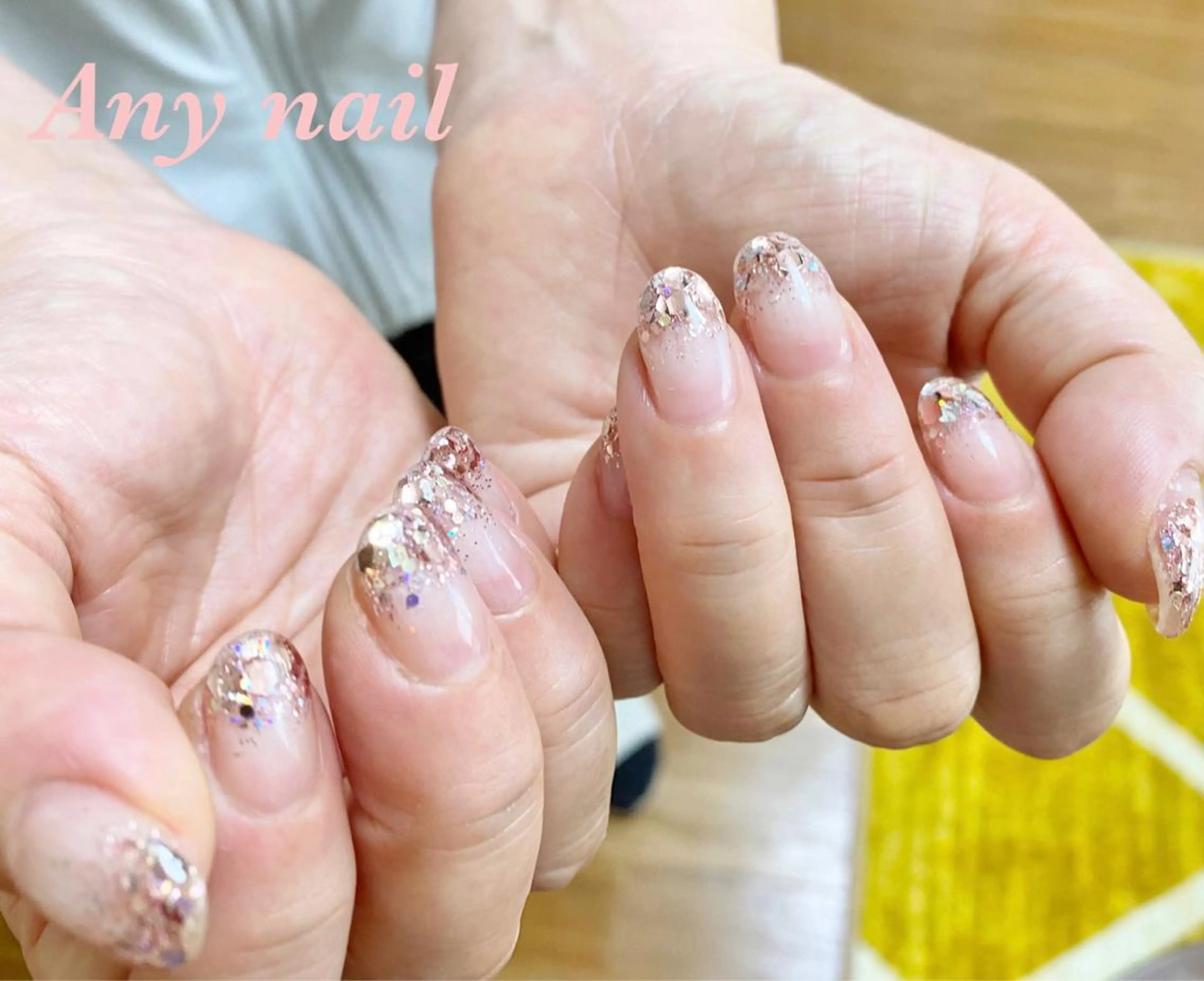 ネイル ブルー グラデーション ホログラムネイル キラキラネイル ラメ(グリッター) ハンドネイル 岩澤 恵子のネイルデザイン