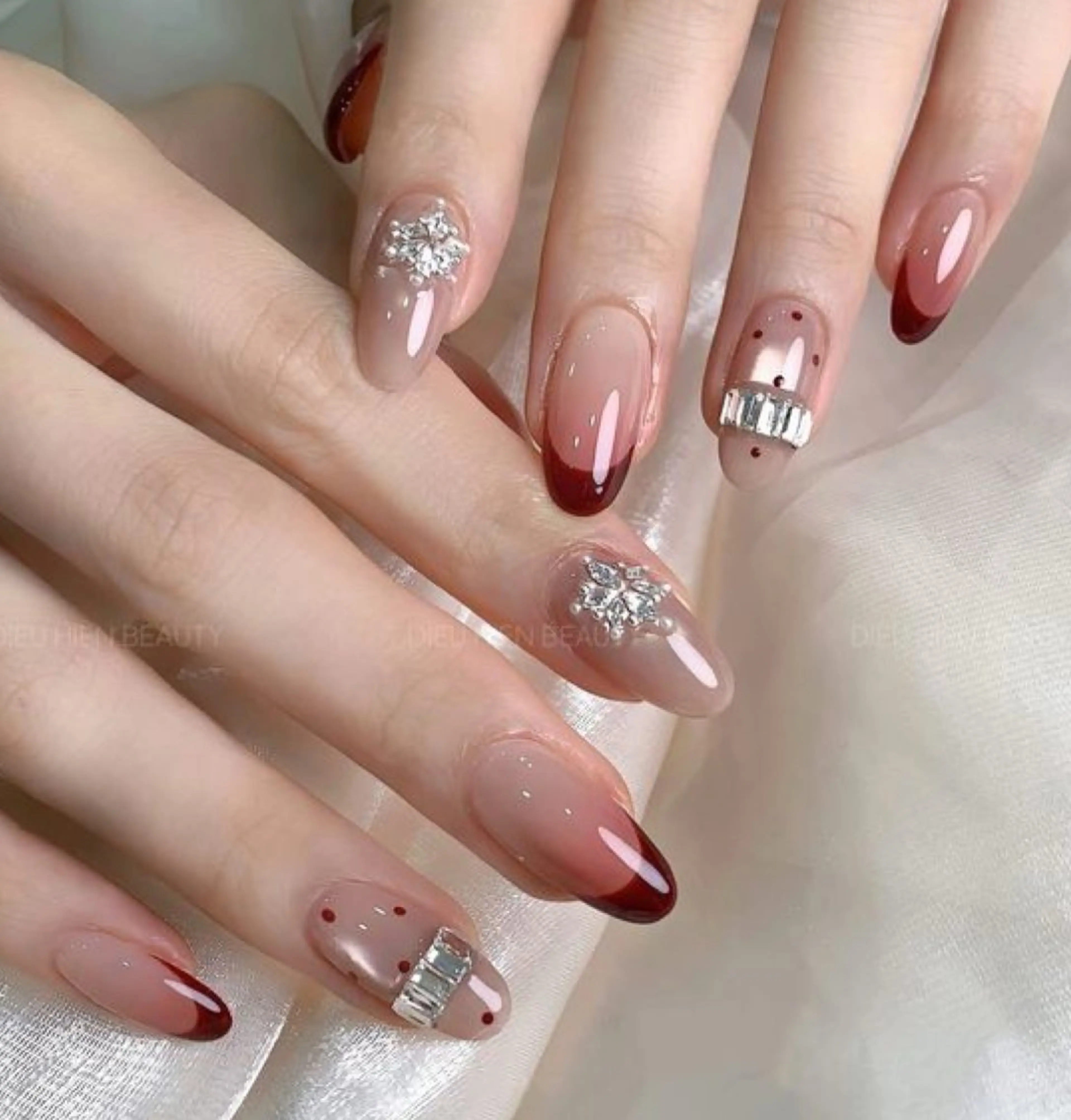 ネイル 韓国ネイル 持ち込み ニュアンスネイル ネイルチップ ハンドネイル Tini ANA.CHUOのネイルデザイン