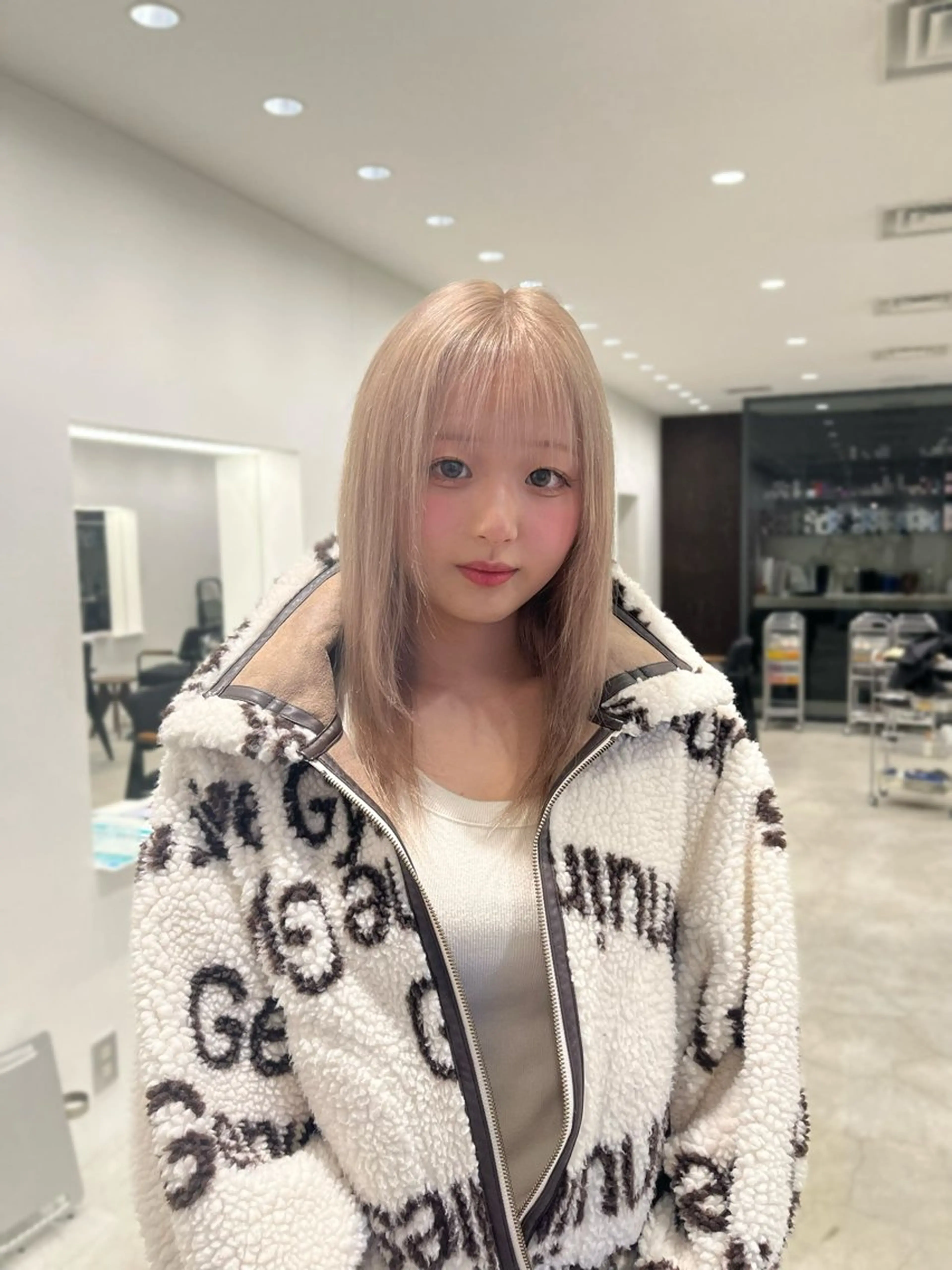 ミディアム ヘアカラー 羽鳥 菜々子のヘアスタイル