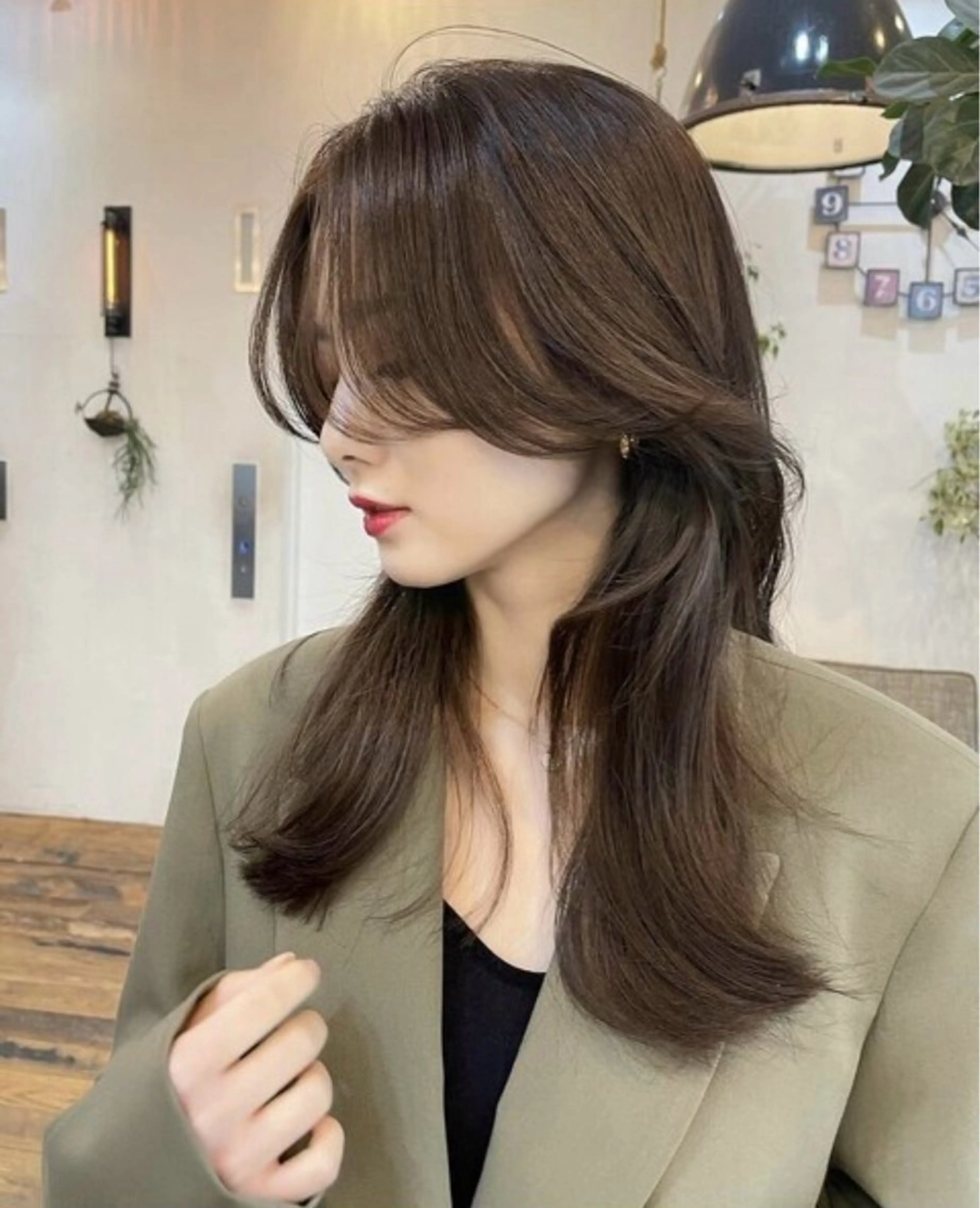 ロング 顔まわりレイヤー 韓国風ヘア レイヤーカット ロング 川口開世 cutのヘアスタイル