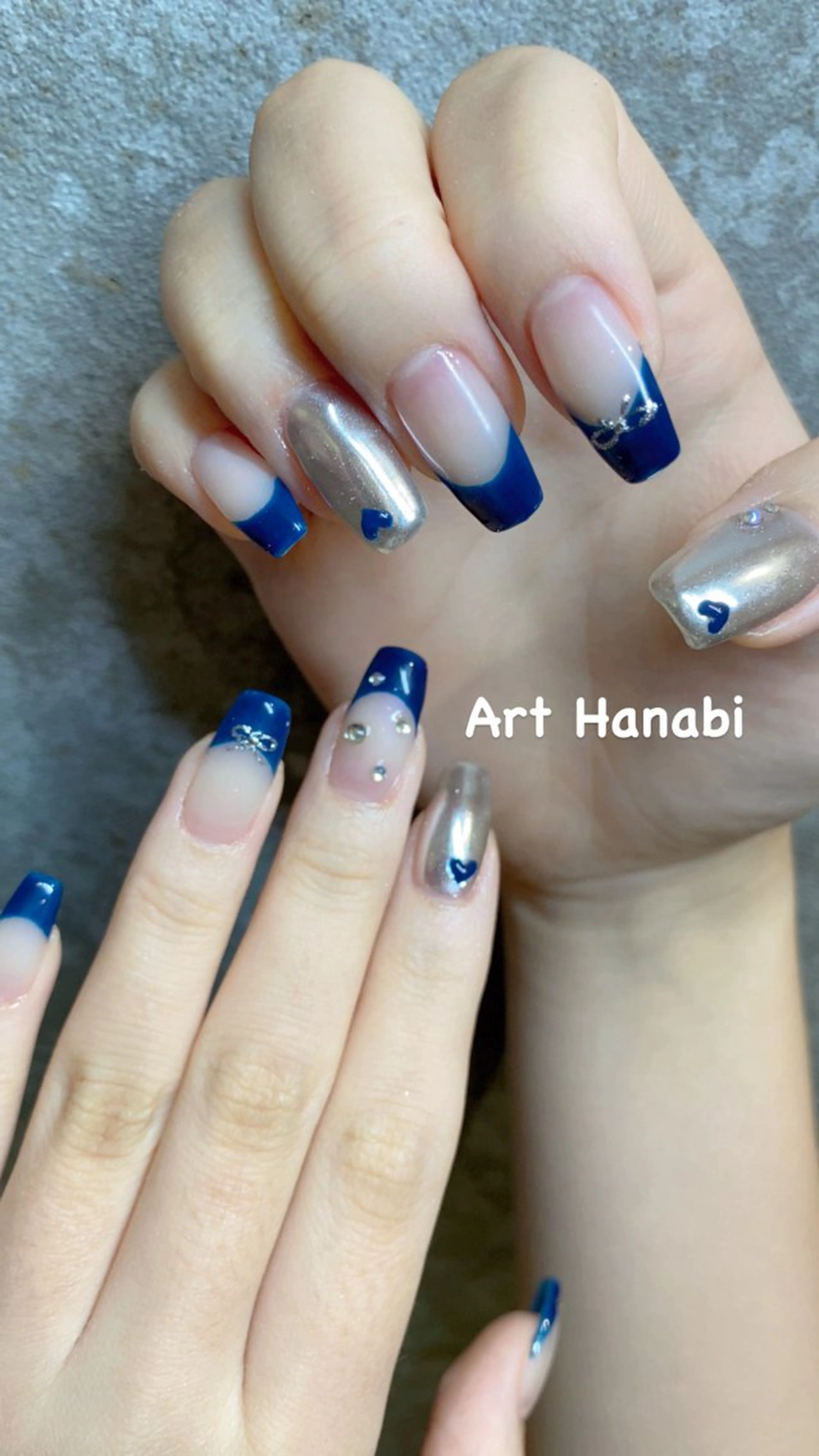 ネイル フレンチネイル ミラーネイル ネイビー シルバー Art Hanabi所属・Art Hanabi ミリのネイルデザイン