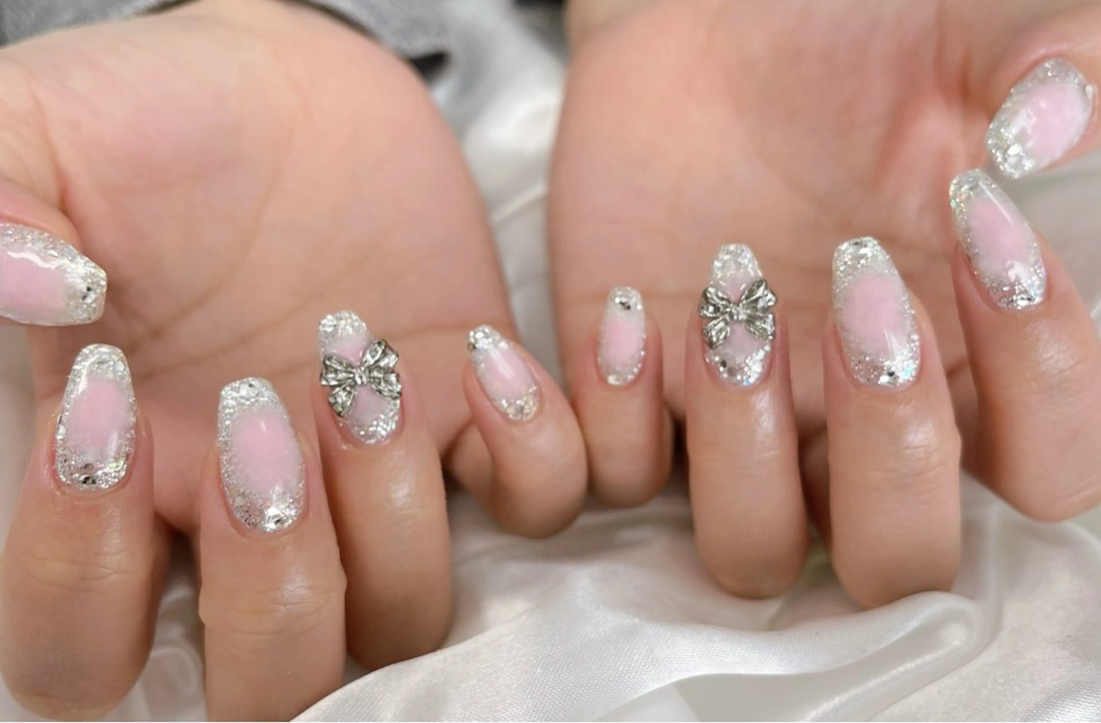 ネイル キラキラネイル リボン ワンホンネイル ハンドネイル celica所属・松田 由真のネイルデザイン