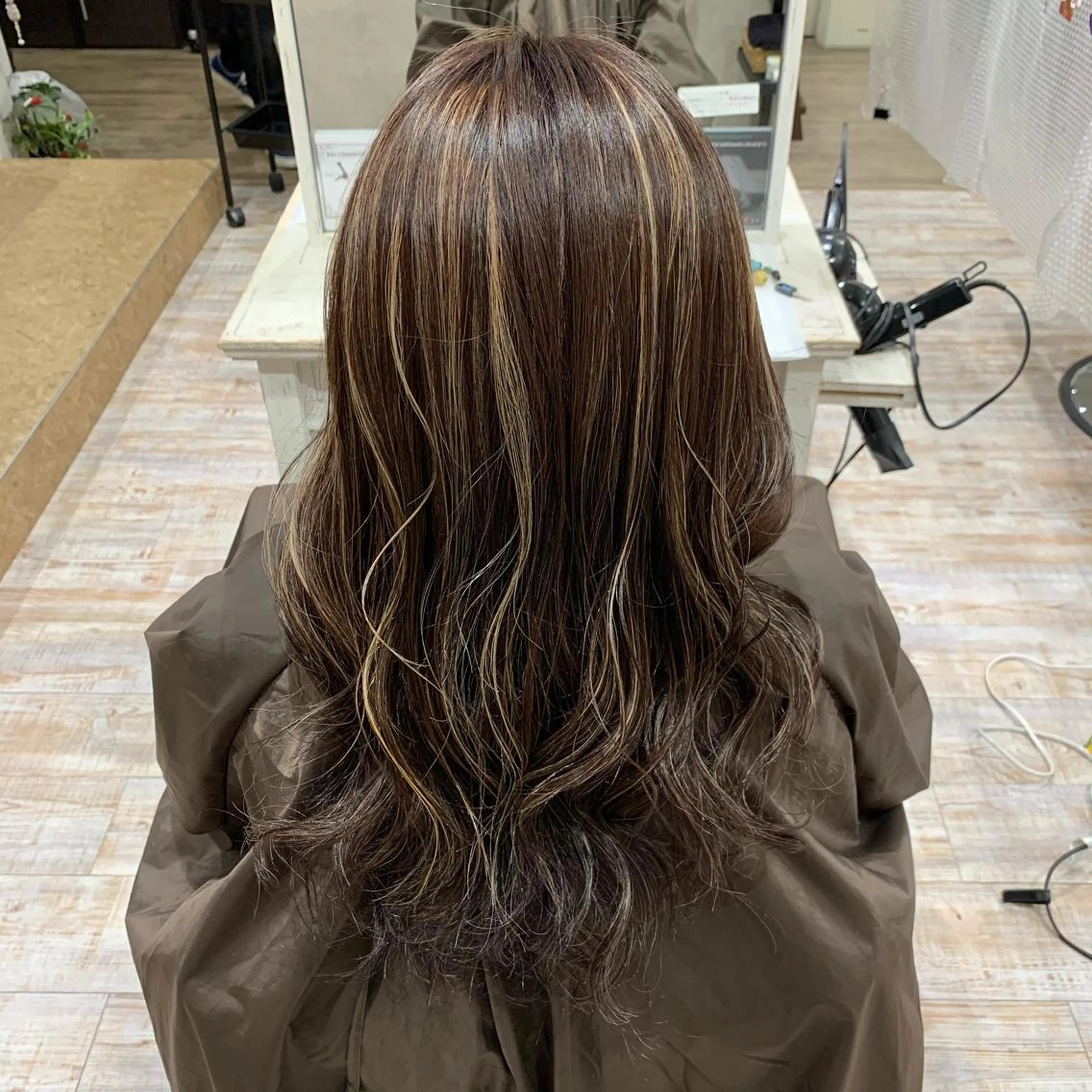 ロング カラー ハイライトカラー ハイライト ヘアカラー 中田 サヤカのヘアスタイル