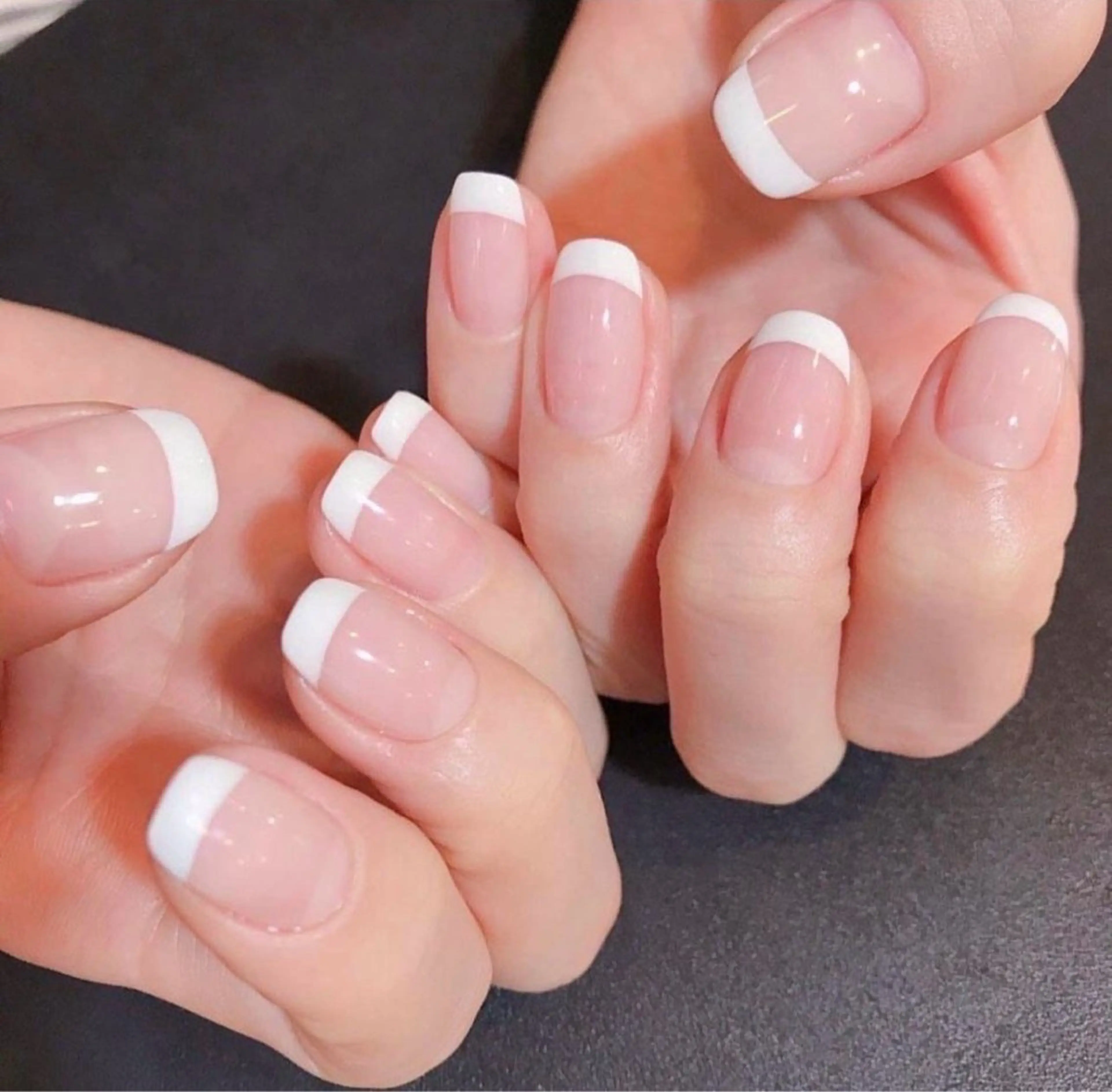 ハンドネイル【フレンチネイル】の写真