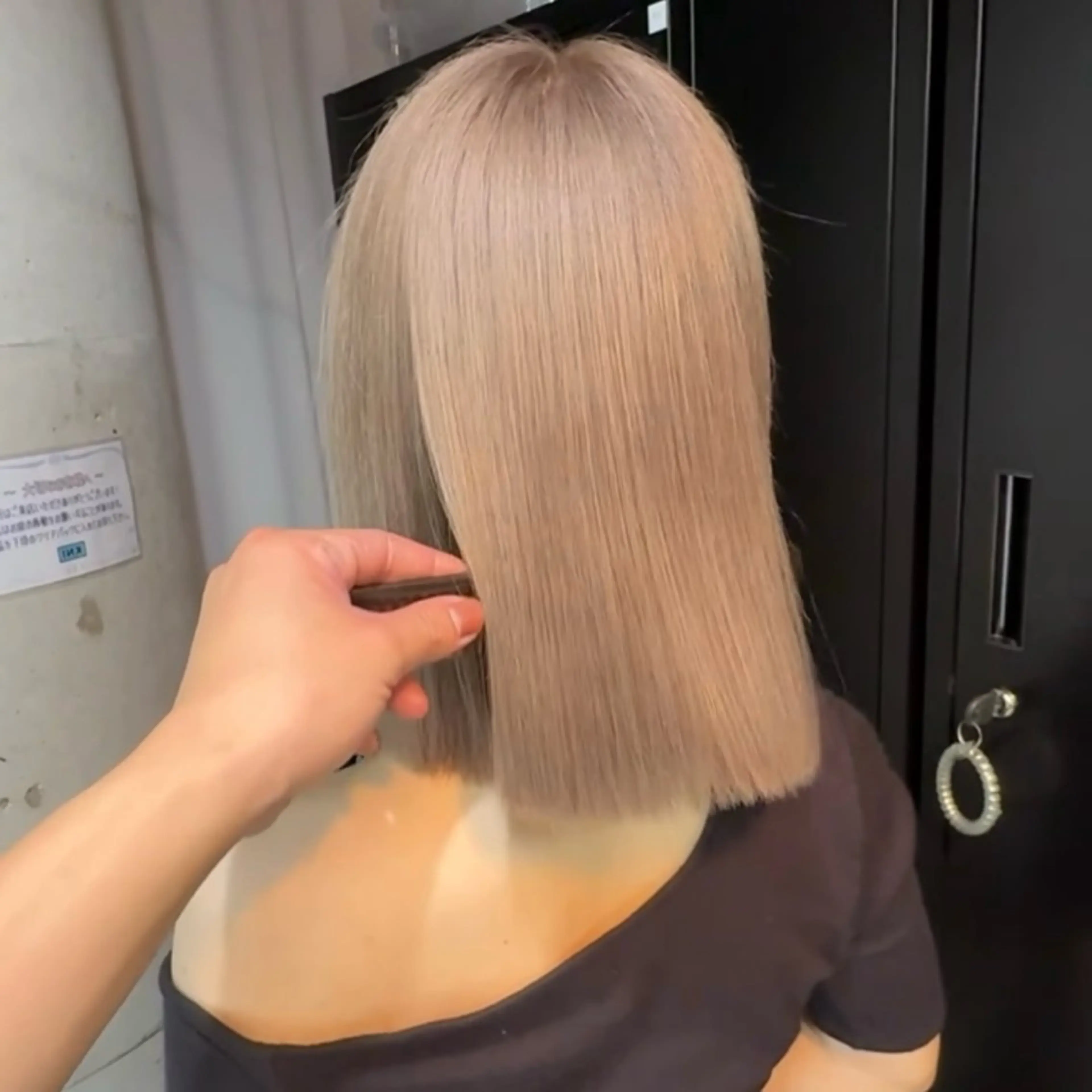 ミディアム カラー ブリーチ ケアブリーチ グレージュ ハイトーンカラー ミルクティーグレージュ ヘアカラー ヘアセット ✨ブリーチ支持No1 複雑履歴修正/舘岡のヘアスタイル