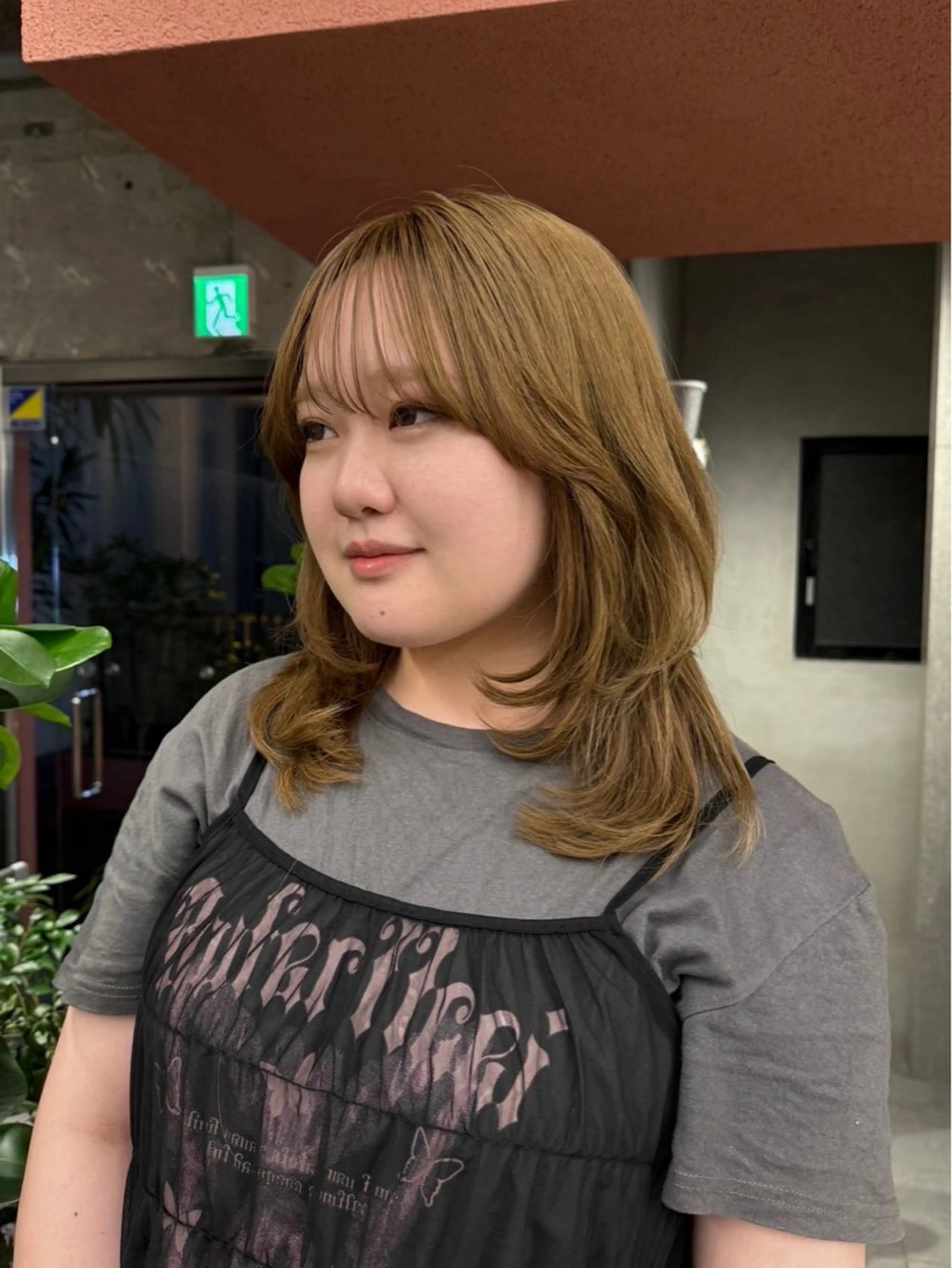 ミディアム 林 菜月のヘアスタイル