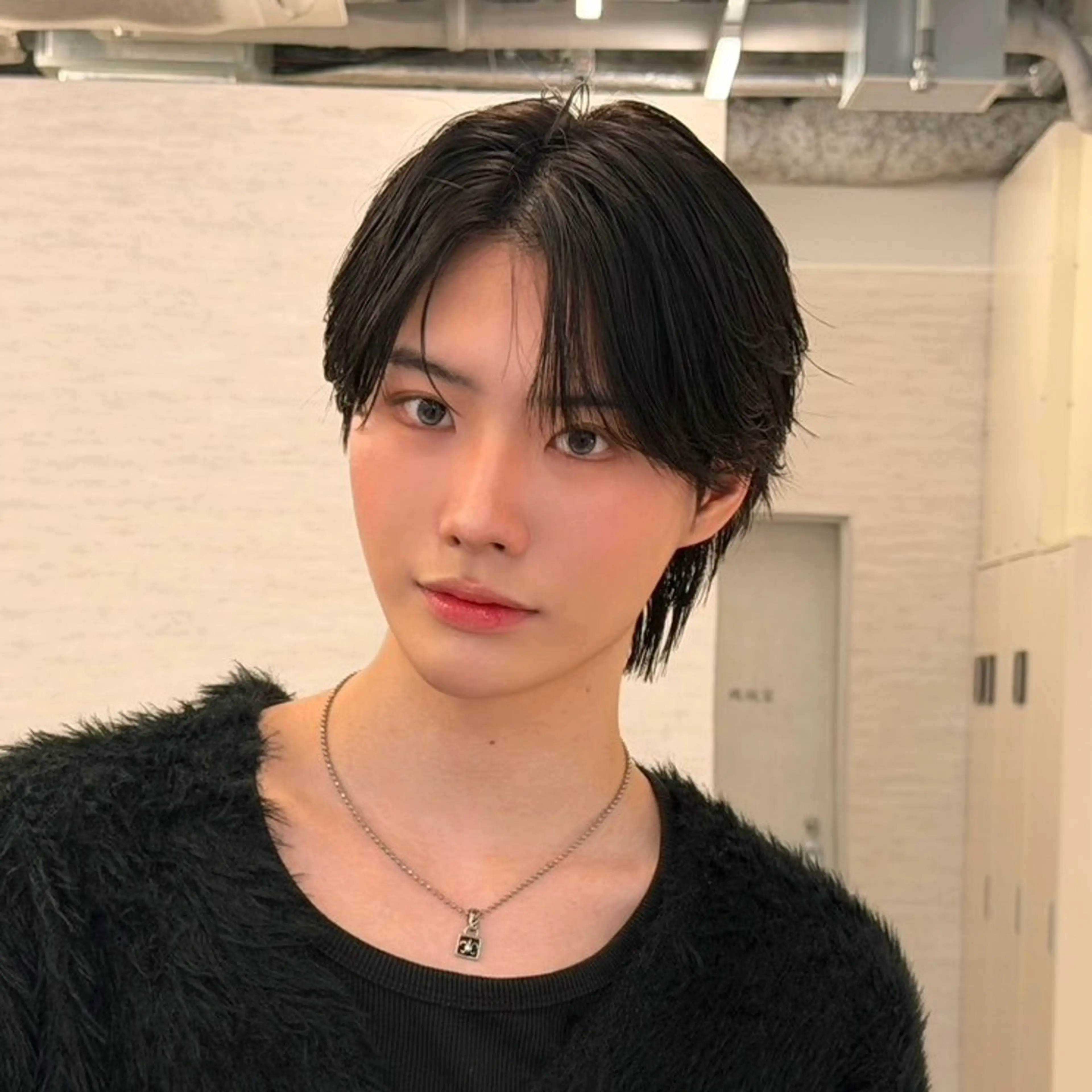 カラー パーマ メンズ ダウンパーマ メンズ韓国風 メンズパーマ ニュアンスパーマ カット ヘアカラー パーマ 縮毛矯正 ヘアセット 韓国メンズヘア☆ 韓国ヘアYUTOのヘアスタイル