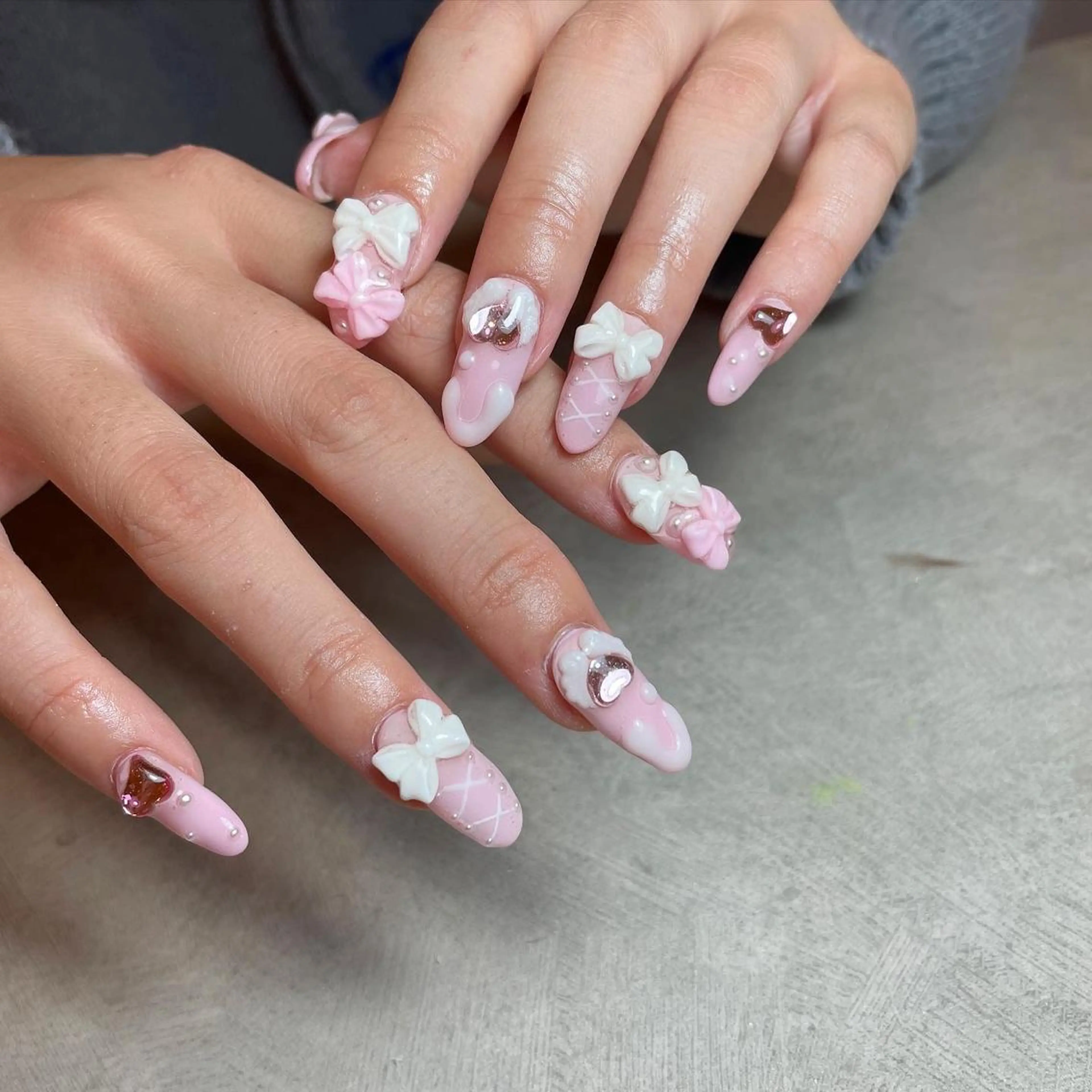 ネイル ハート キラキラネイル my&所属・my&_ maimiのネイルデザイン