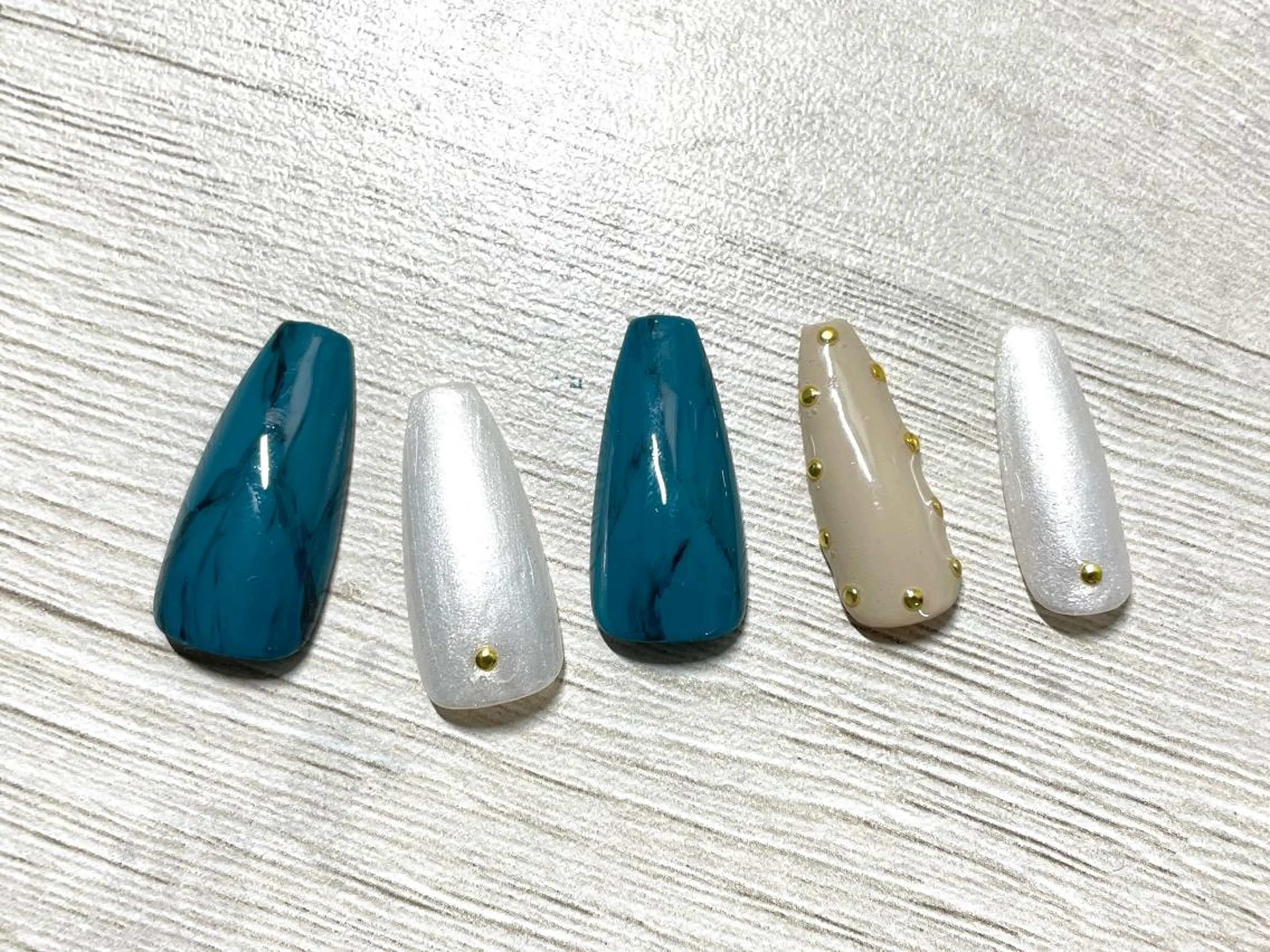 ネイル Neige所属・Neige 𓂃 aiのネイルデザイン