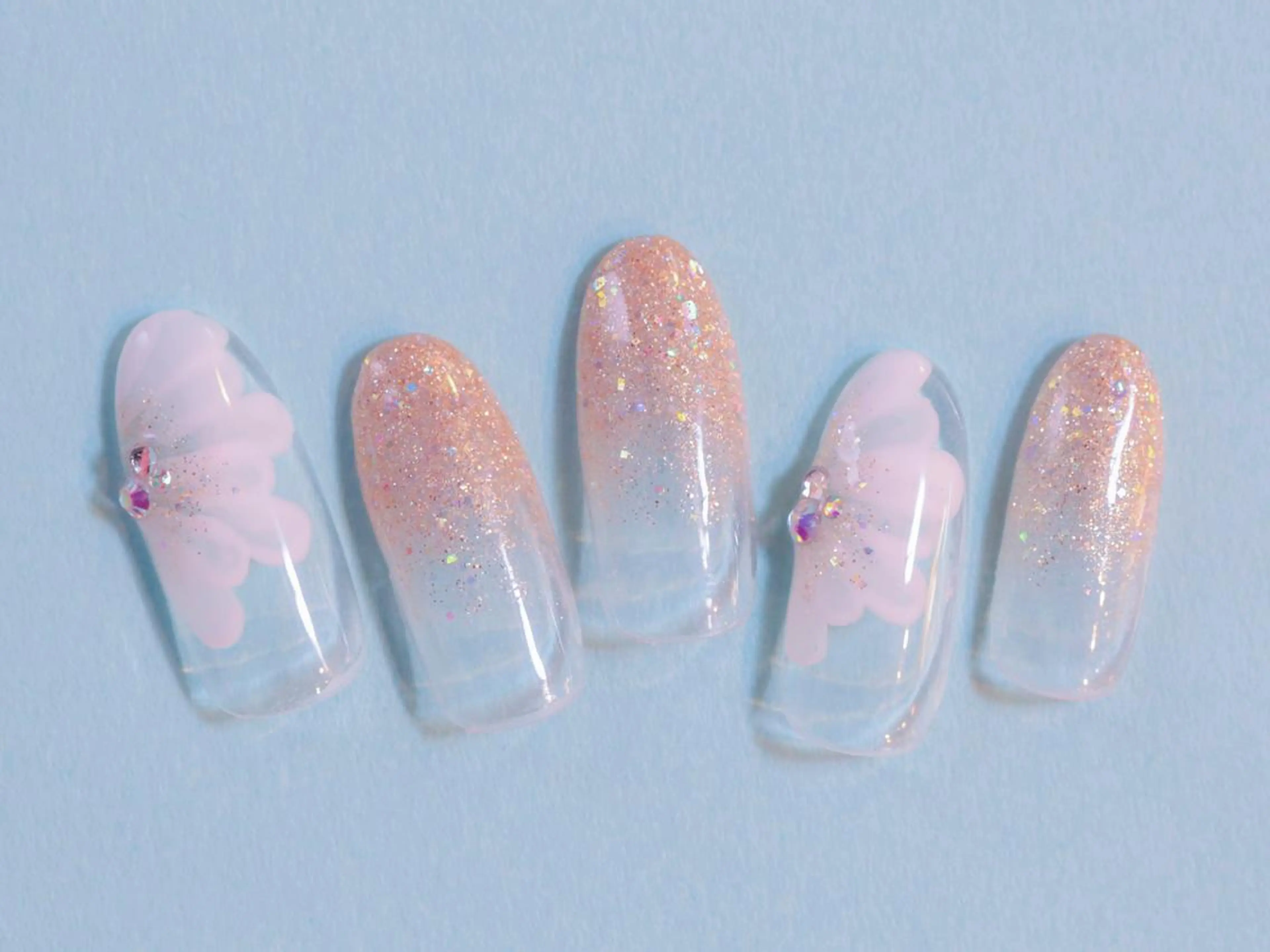 ネイル アートネイル フラワーネイル ゴールド ラメ(グリッター) ハンドネイル Protea ❁⃘*.ﾟ清家 美穂のネイルデザイン